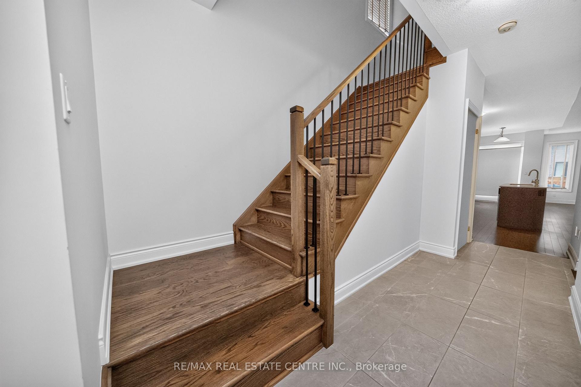 Photo 14 of 8 Banner Elk Street, Brampton, Bram West — HOMEH