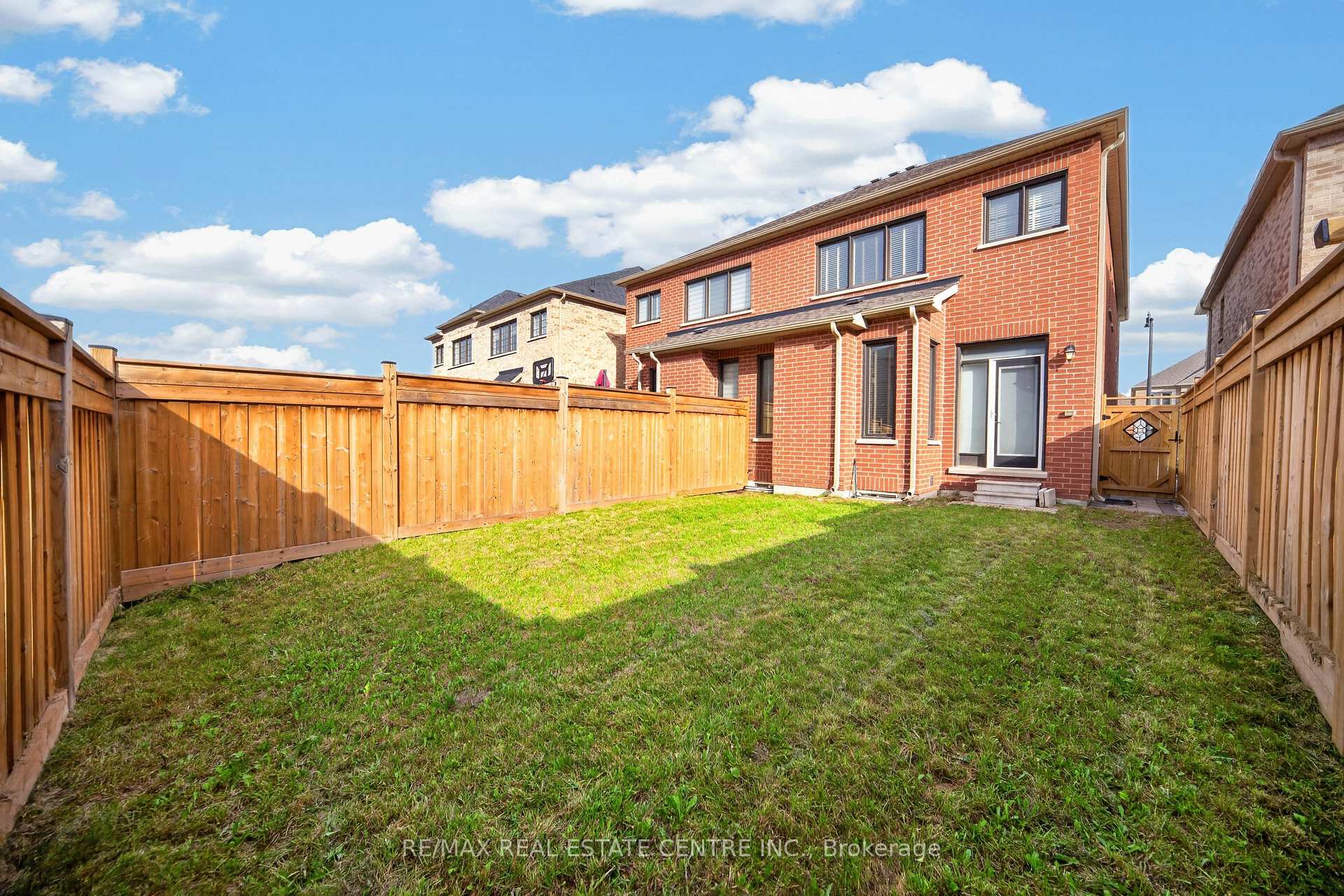 Photo 30 of 8 Banner Elk Street, Brampton, Bram West — HOMEH