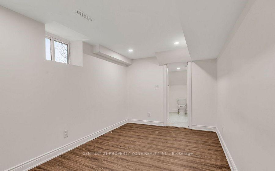 Photo 7 of Unit Basement, 8 Griffith Court, Brampton, Fletcher's Meadow — HOMEH