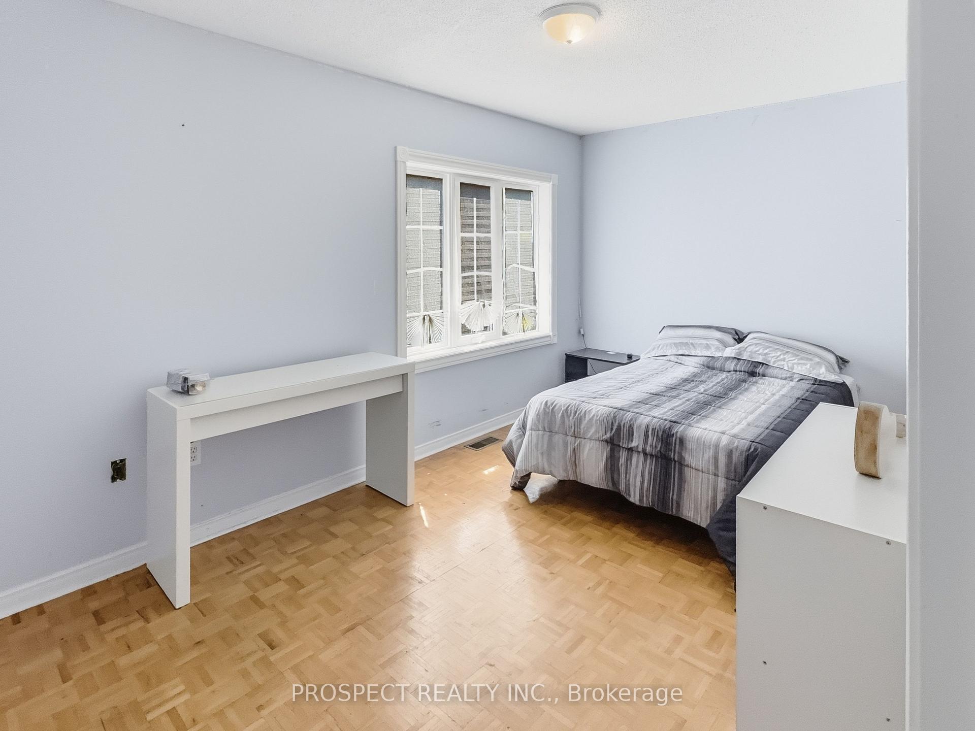 Photo 8 of 79 Louana Crescent, Vaughan, East Woodbridge — HOMEH