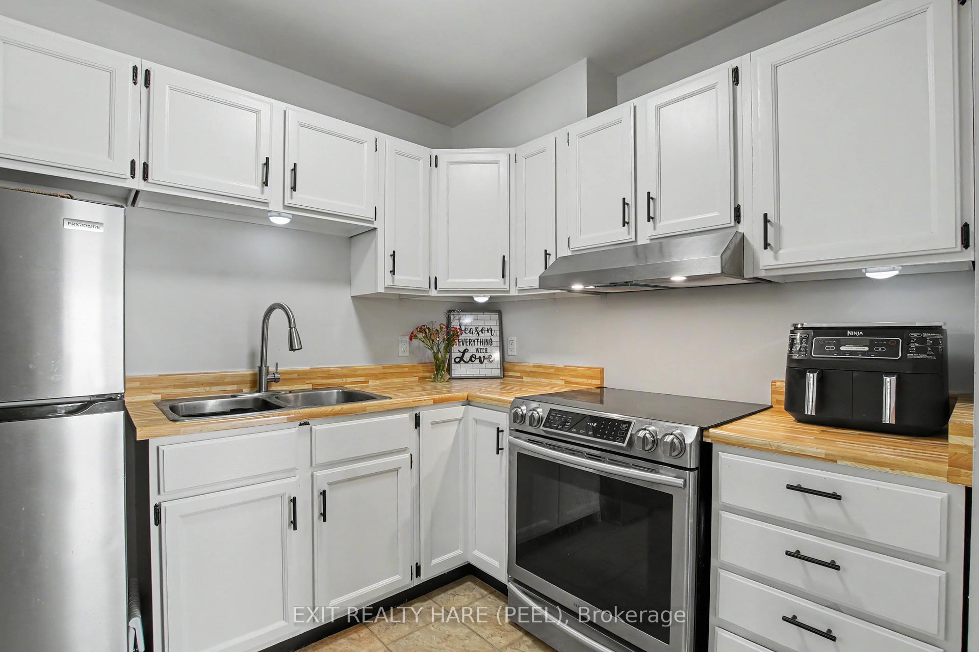 Photo 14 of Unit 93, 90 Lawrence Avenue, Orangeville — HOMEH