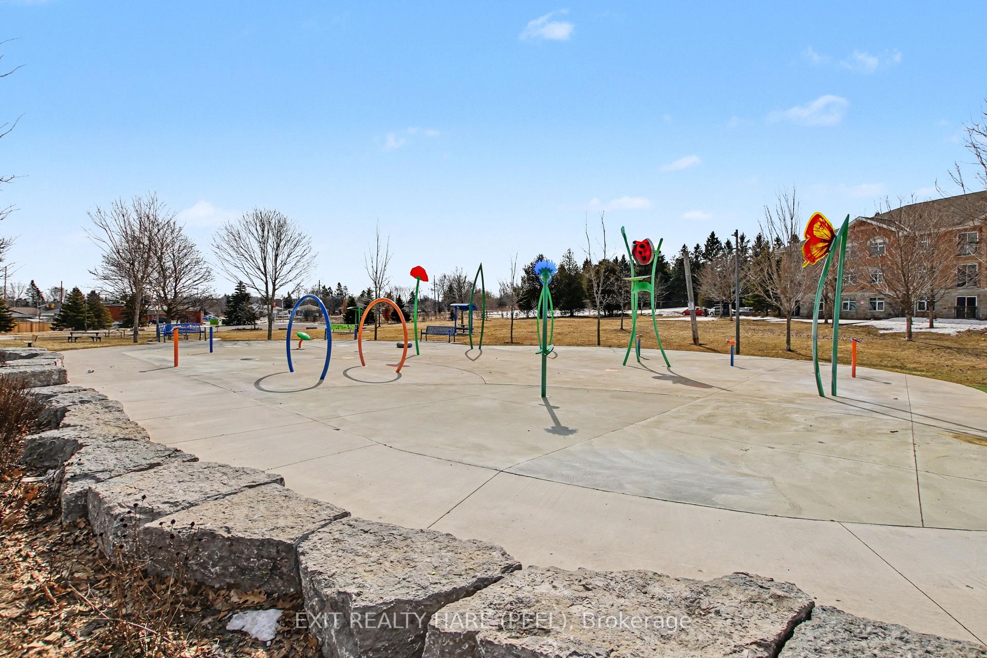 Photo 30 of Unit 93, 90 Lawrence Avenue, Orangeville — HOMEH