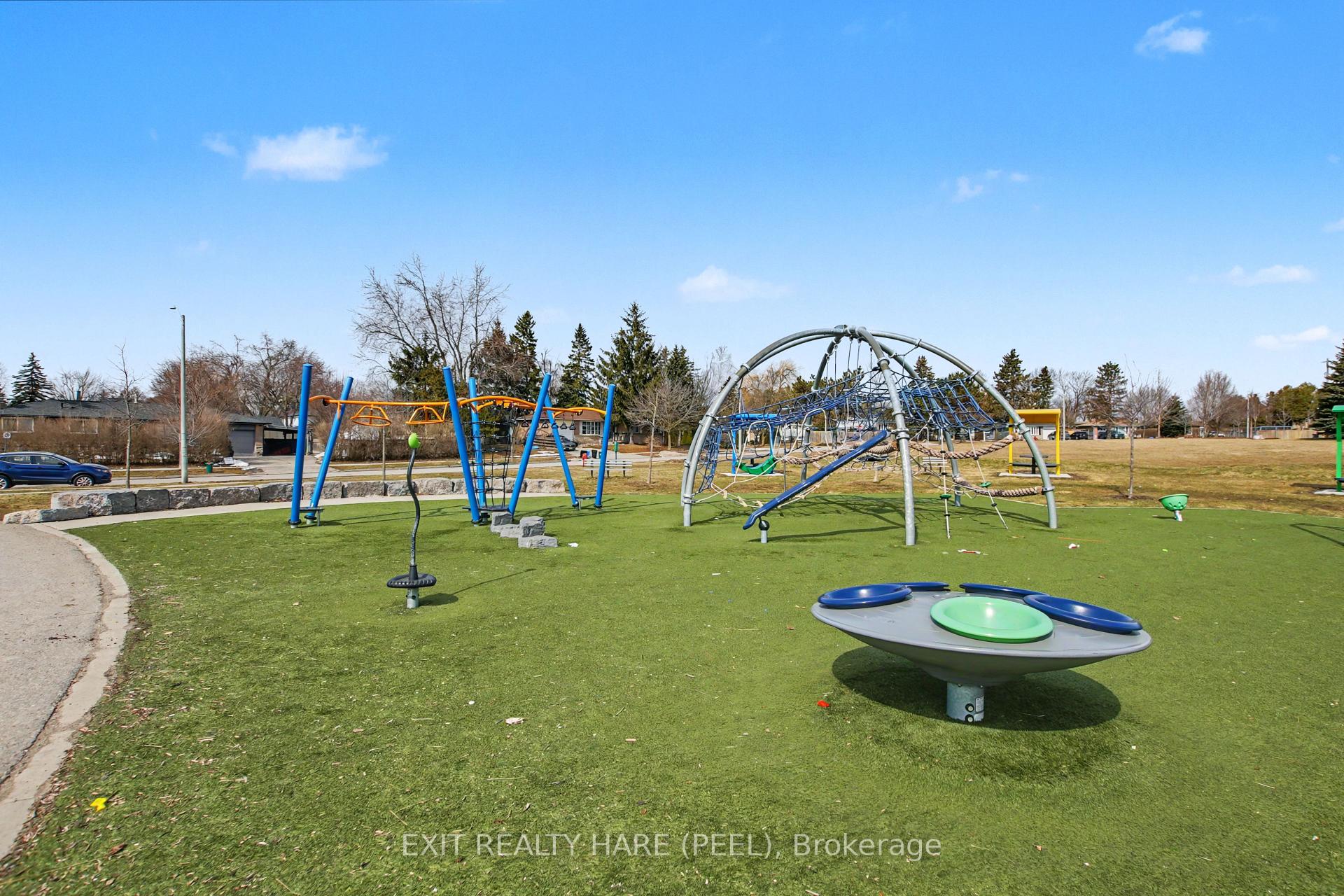 Photo 32 of Unit 93, 90 Lawrence Avenue, Orangeville — HOMEH