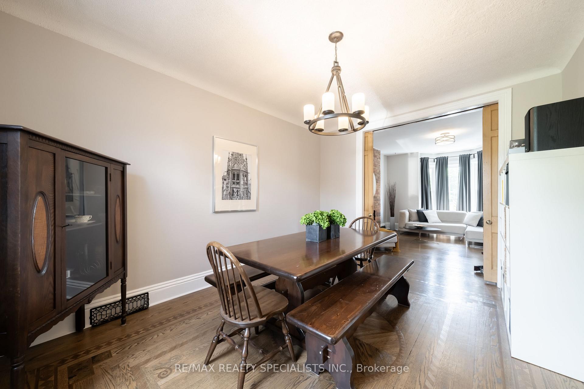 Photo 8 of 43 Oxford Street, Hamilton, Strathcona — HOMEH