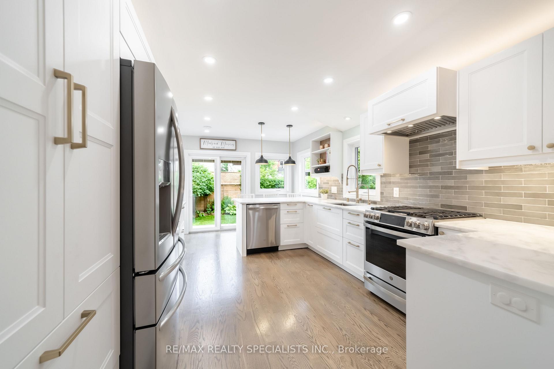 Photo 15 of 43 Oxford Street, Hamilton, Strathcona — HOMEH