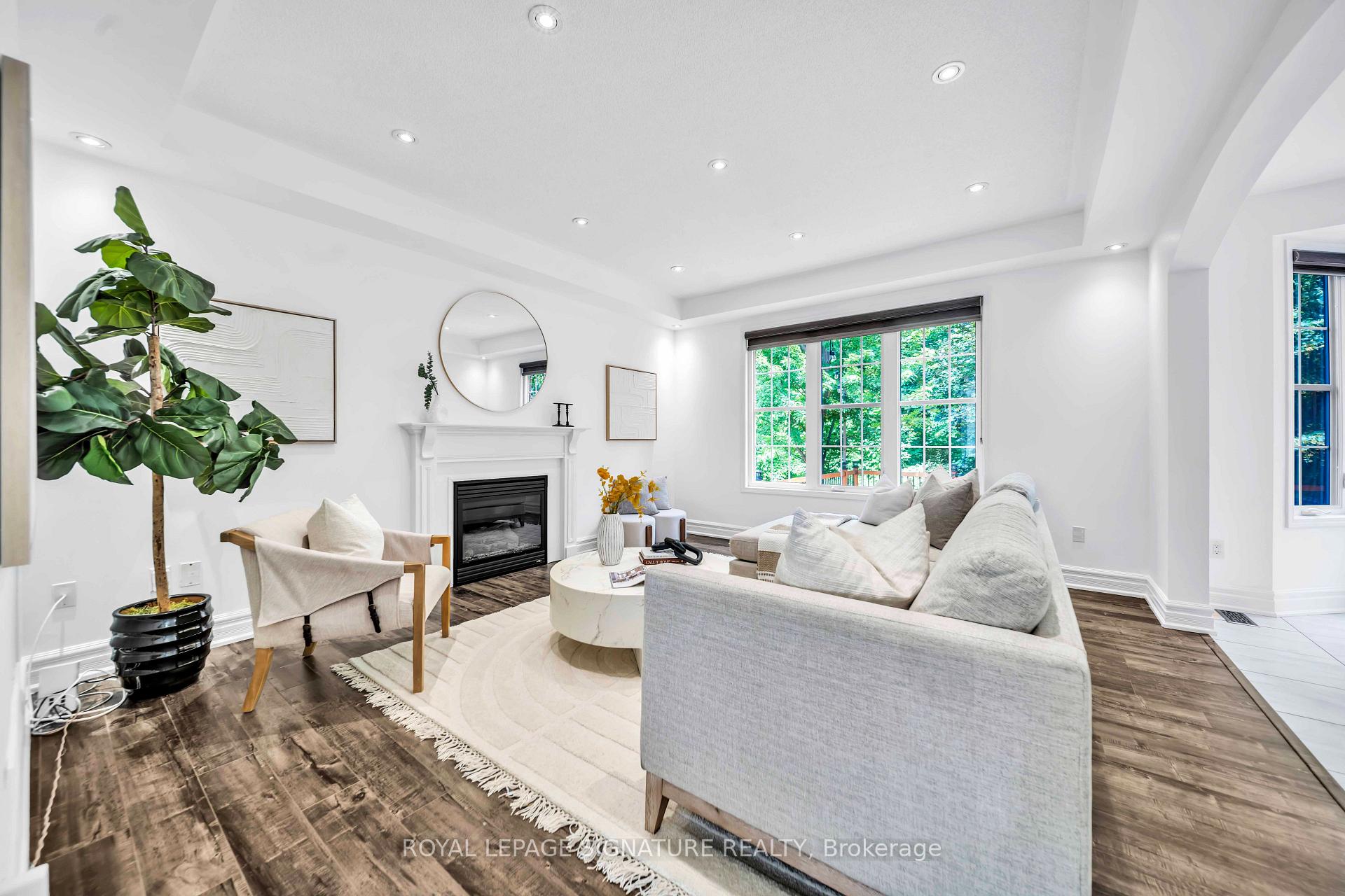 Photo 3 of 81 Bulmer Crescent, Newmarket, Woodland Hill — HOMEH