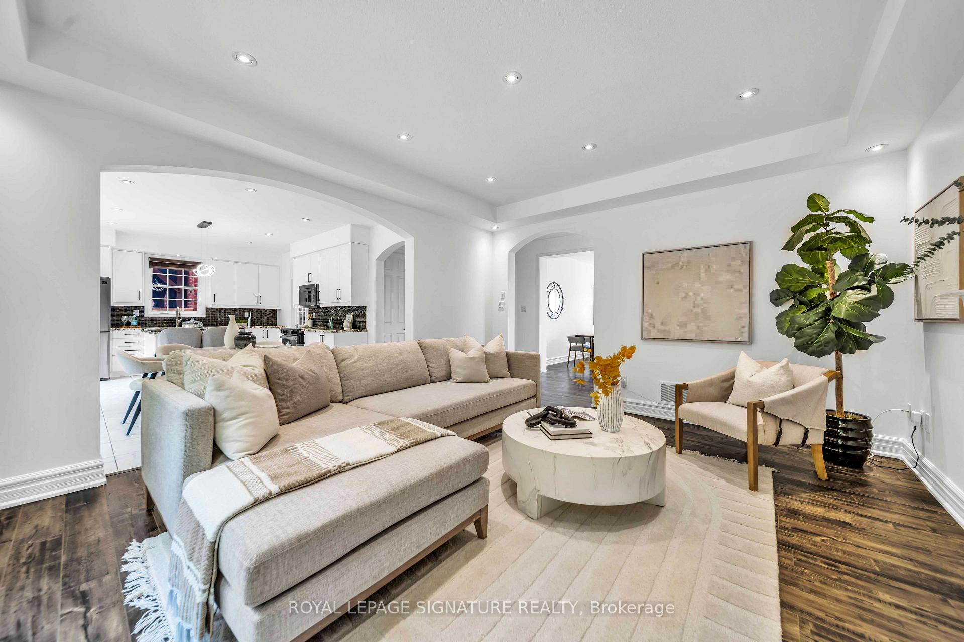 Photo 10 of 81 Bulmer Crescent, Newmarket, Woodland Hill — HOMEH
