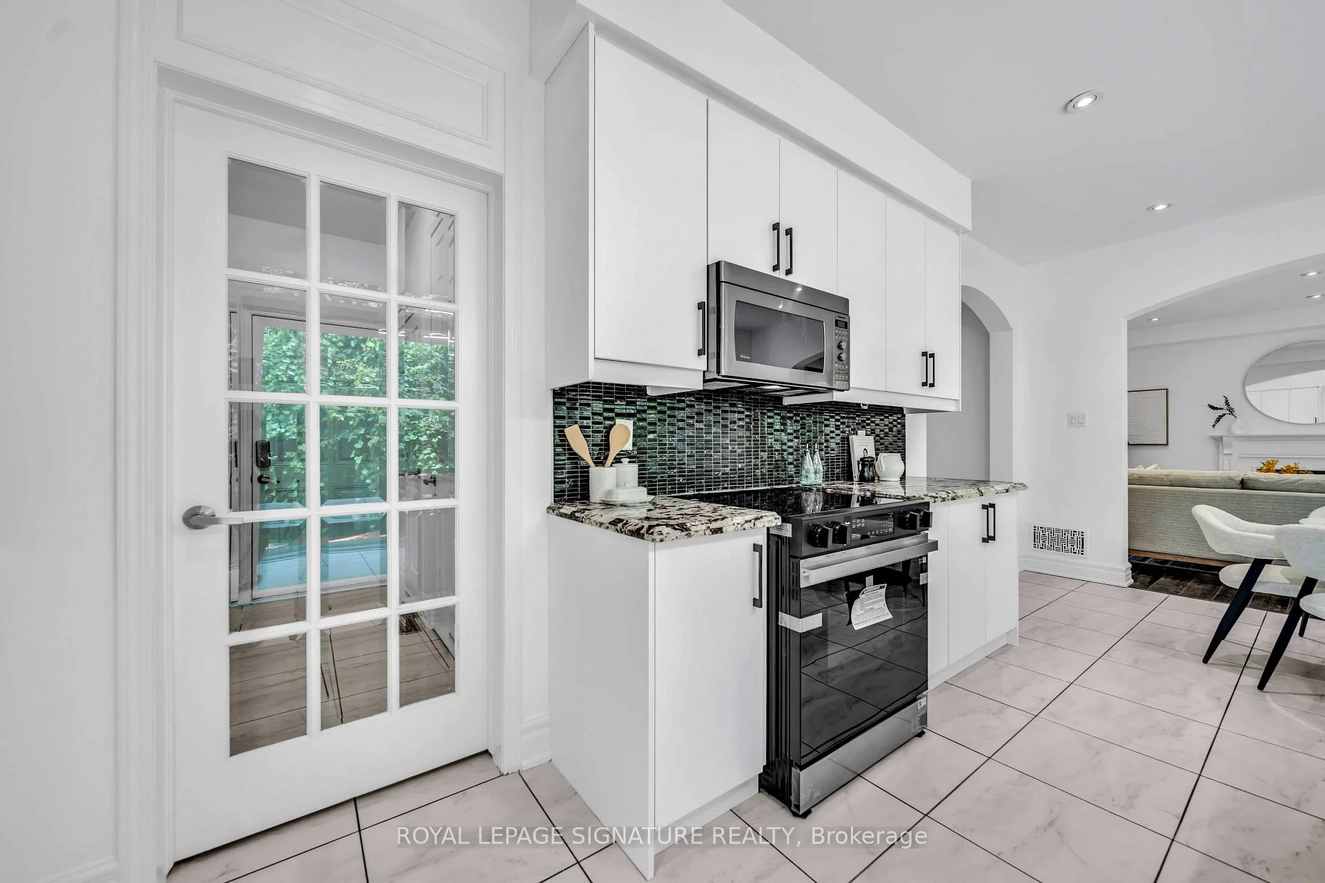 Photo 12 of 81 Bulmer Crescent, Newmarket, Woodland Hill — HOMEH