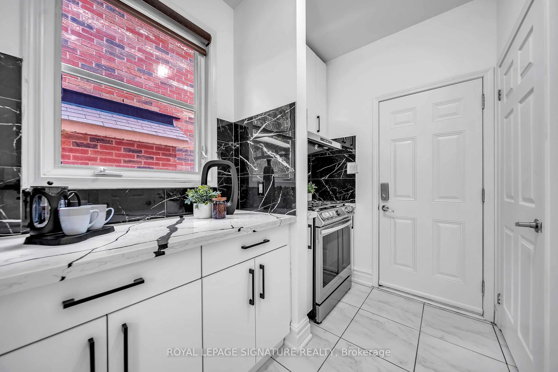 Photo 14 of 81 Bulmer Crescent, Newmarket, Woodland Hill — HOMEH
