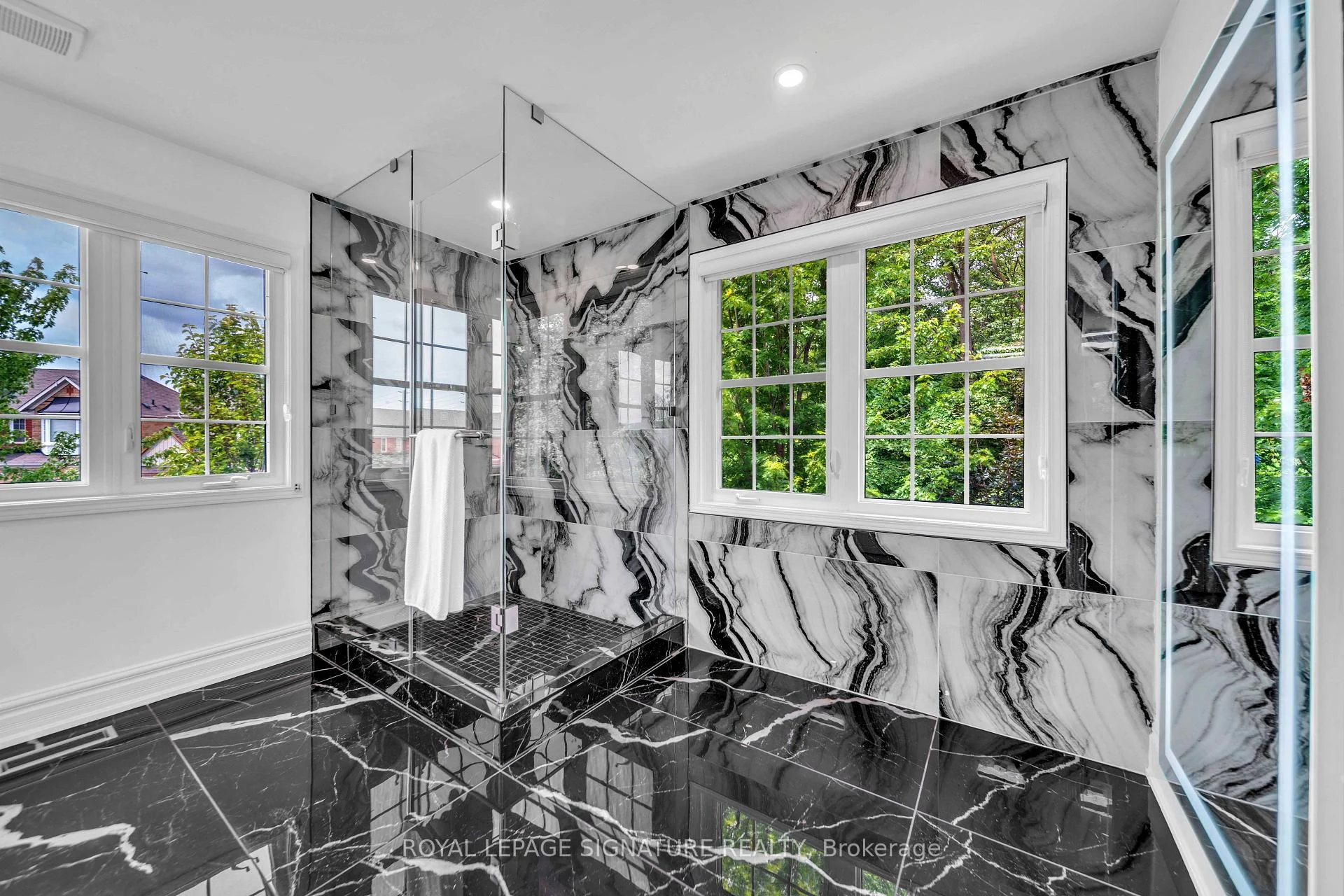 Photo 18 of 81 Bulmer Crescent, Newmarket, Woodland Hill — HOMEH