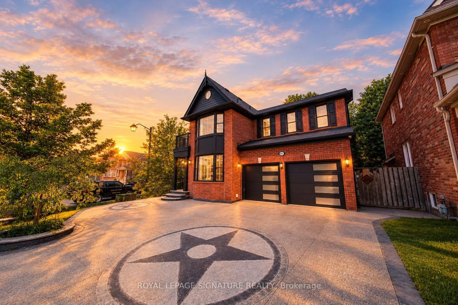 Photo 2 of 81 Bulmer Crescent, Newmarket, Woodland Hill — HOMEH