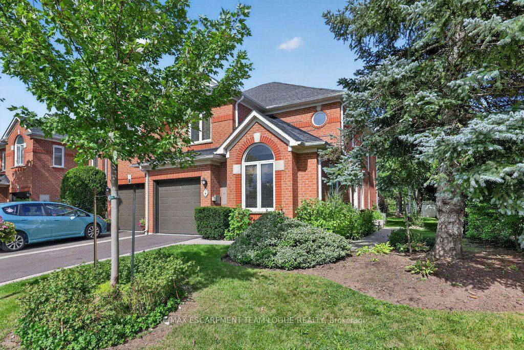Photo 2 of Unit 9, 2103 Berwick Drive, Burlington, Rose — HOMEH