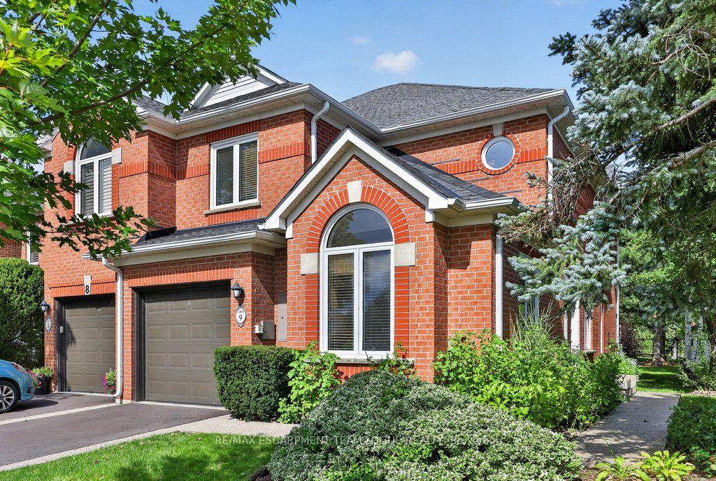 Photo 3 of Unit 9, 2103 Berwick Drive, Burlington, Rose — HOMEH