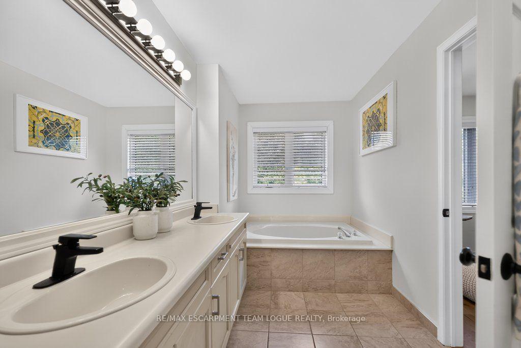 Photo 24 of Unit 9, 2103 Berwick Drive, Burlington, Rose — HOMEH