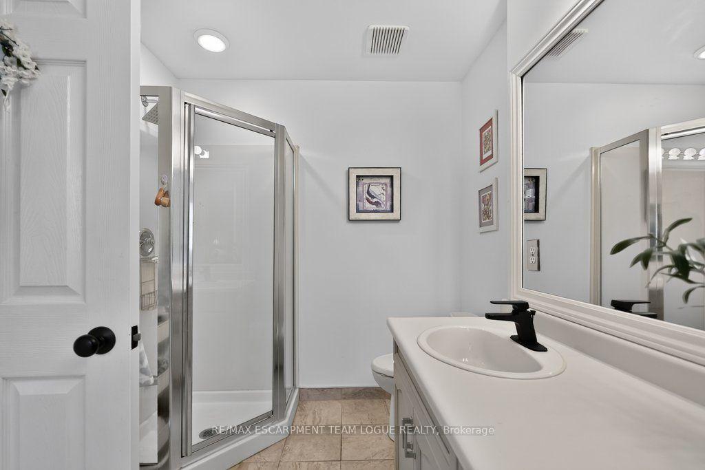 Photo 25 of Unit 9, 2103 Berwick Drive, Burlington, Rose — HOMEH