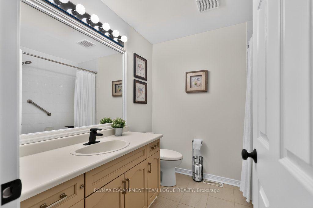 Photo 30 of Unit 9, 2103 Berwick Drive, Burlington, Rose — HOMEH