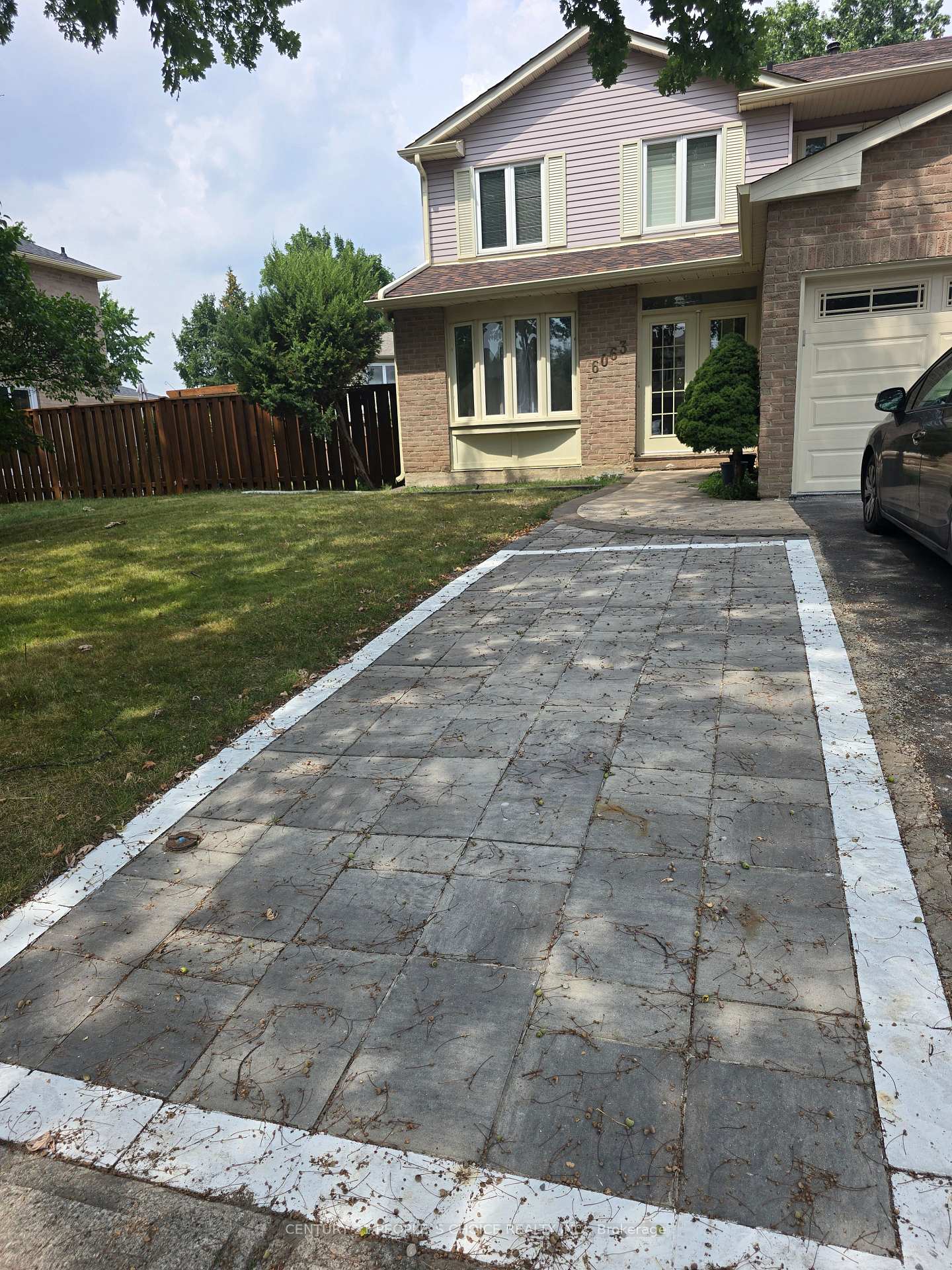 Photo 4 of 6063 Farmstead Lane, Mississauga, Meadowvale — HOMEH