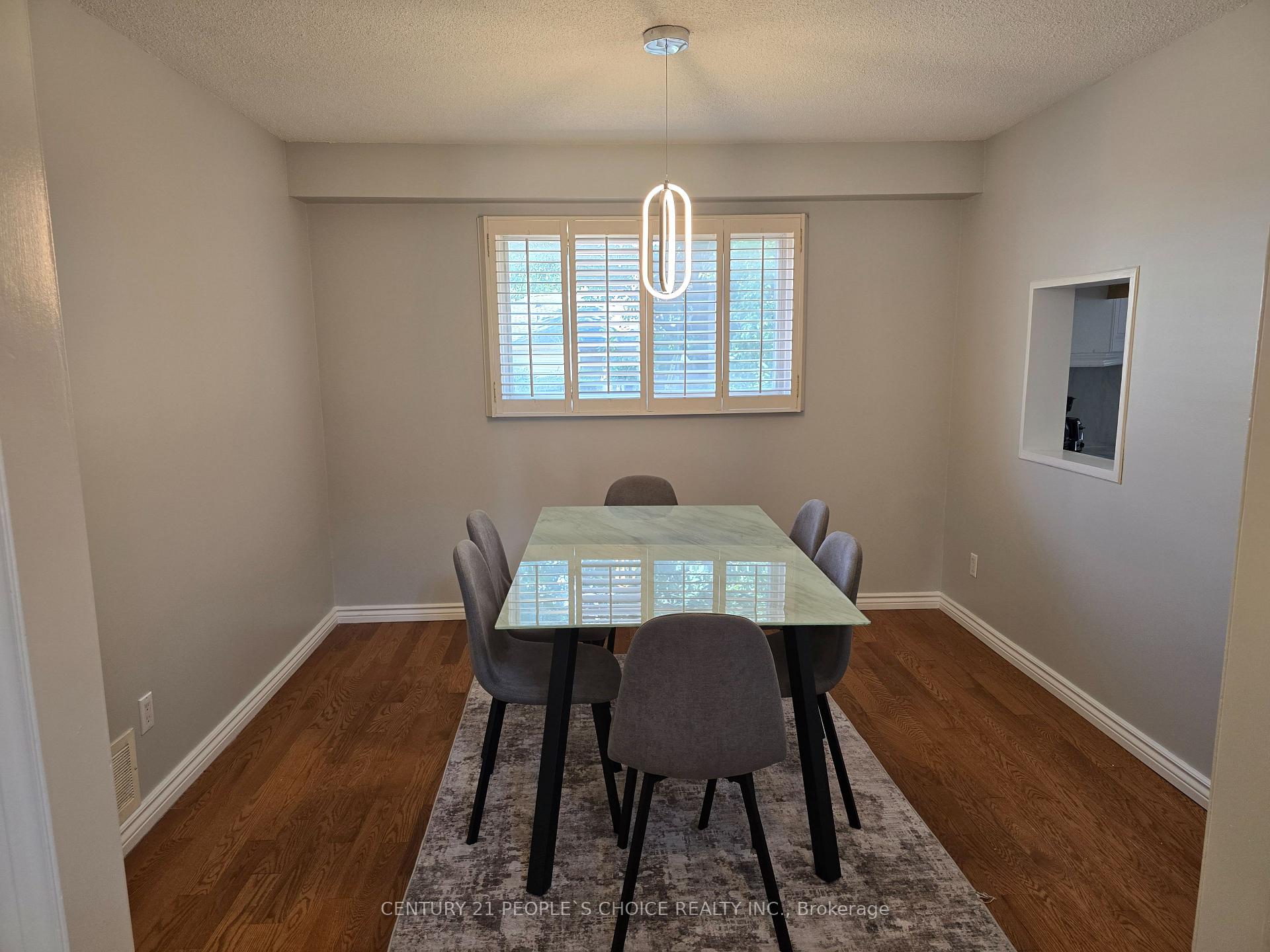 Photo 10 of 6063 Farmstead Lane, Mississauga, Meadowvale — HOMEH