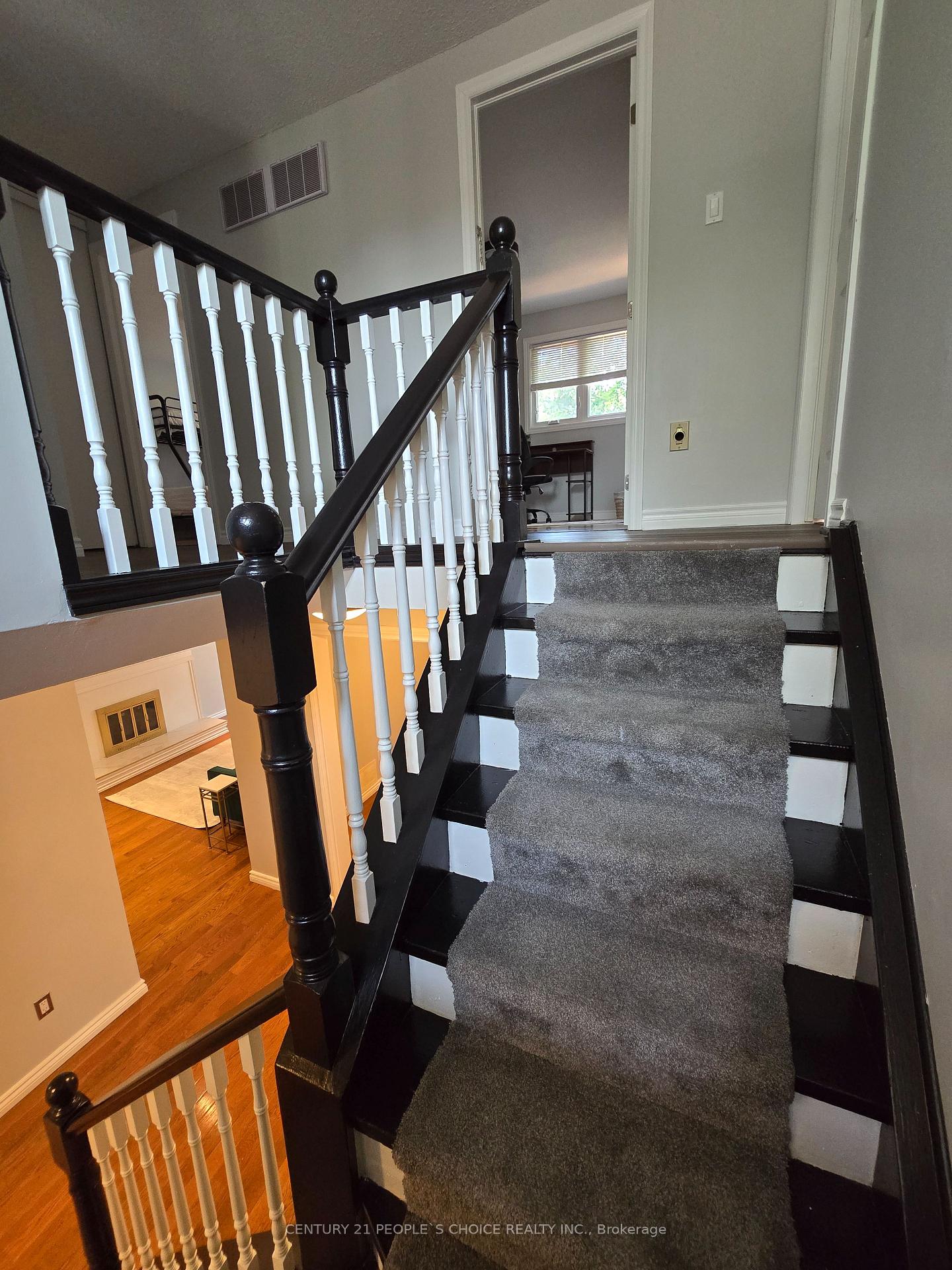 Photo 15 of 6063 Farmstead Lane, Mississauga, Meadowvale — HOMEH
