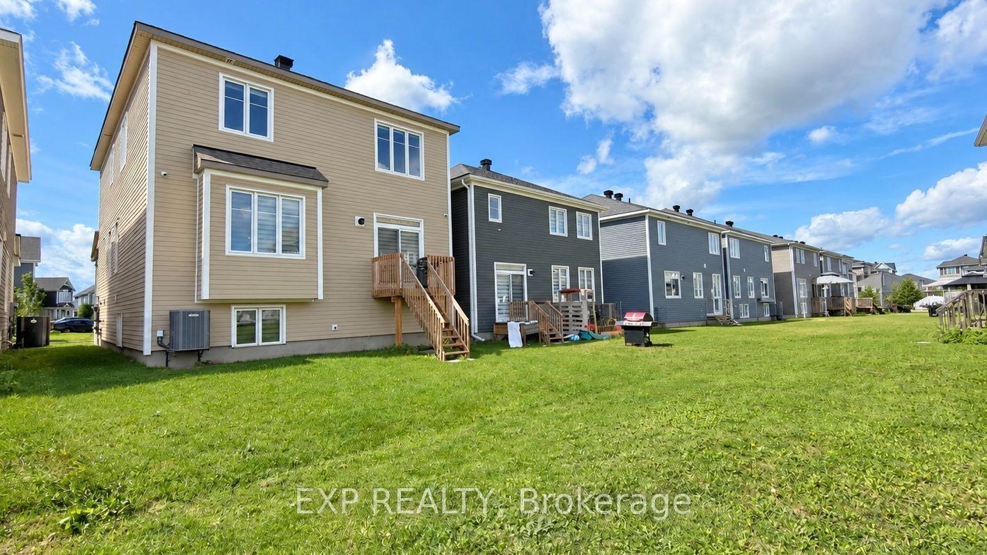 Photo 26 of 1004 Keeper Heights, Ottawa, Goulbourn Twp From Franktown Rd/South To Rideau — HOMEH