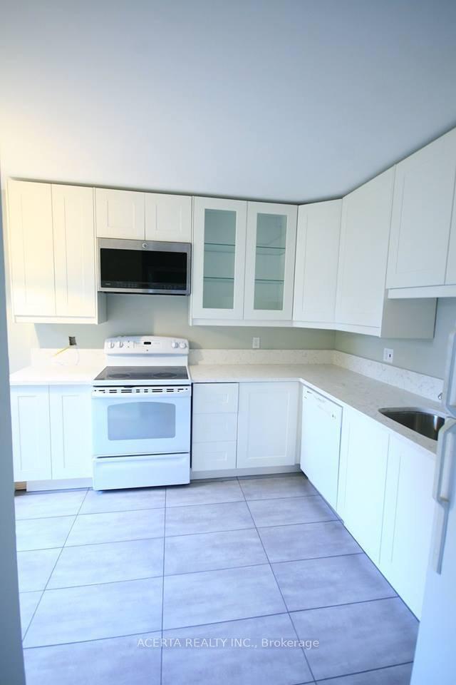 Photo 2 of 2943 Ahearn Avenue, Ottawa, Britannia — HOMEH