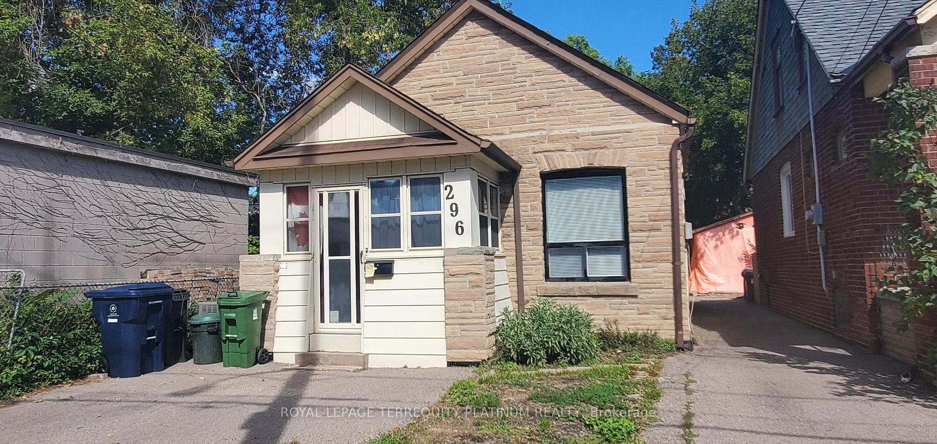 Photo 2 of Unit Bsmt, 296 Lumsden Avenue, Toronto, Woodbine-Lumsden — HOMEH