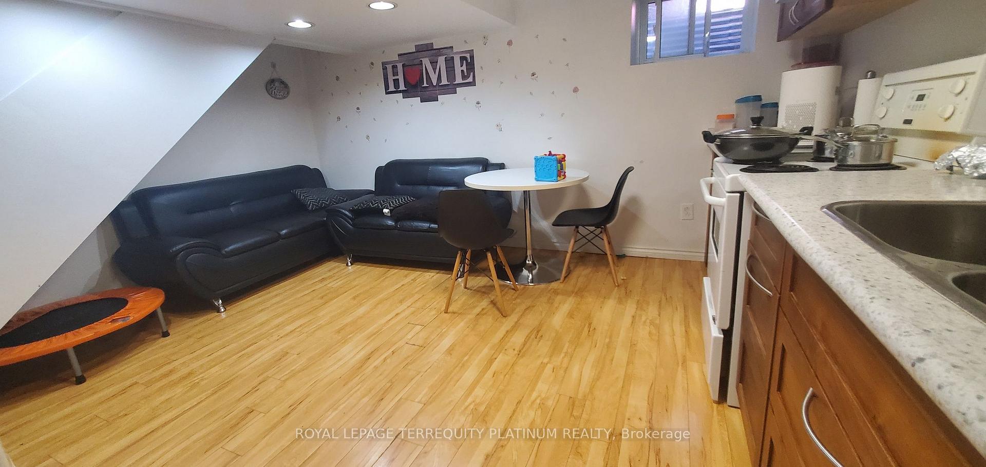 Photo 3 of Unit Bsmt, 296 Lumsden Avenue, Toronto, Woodbine-Lumsden — HOMEH