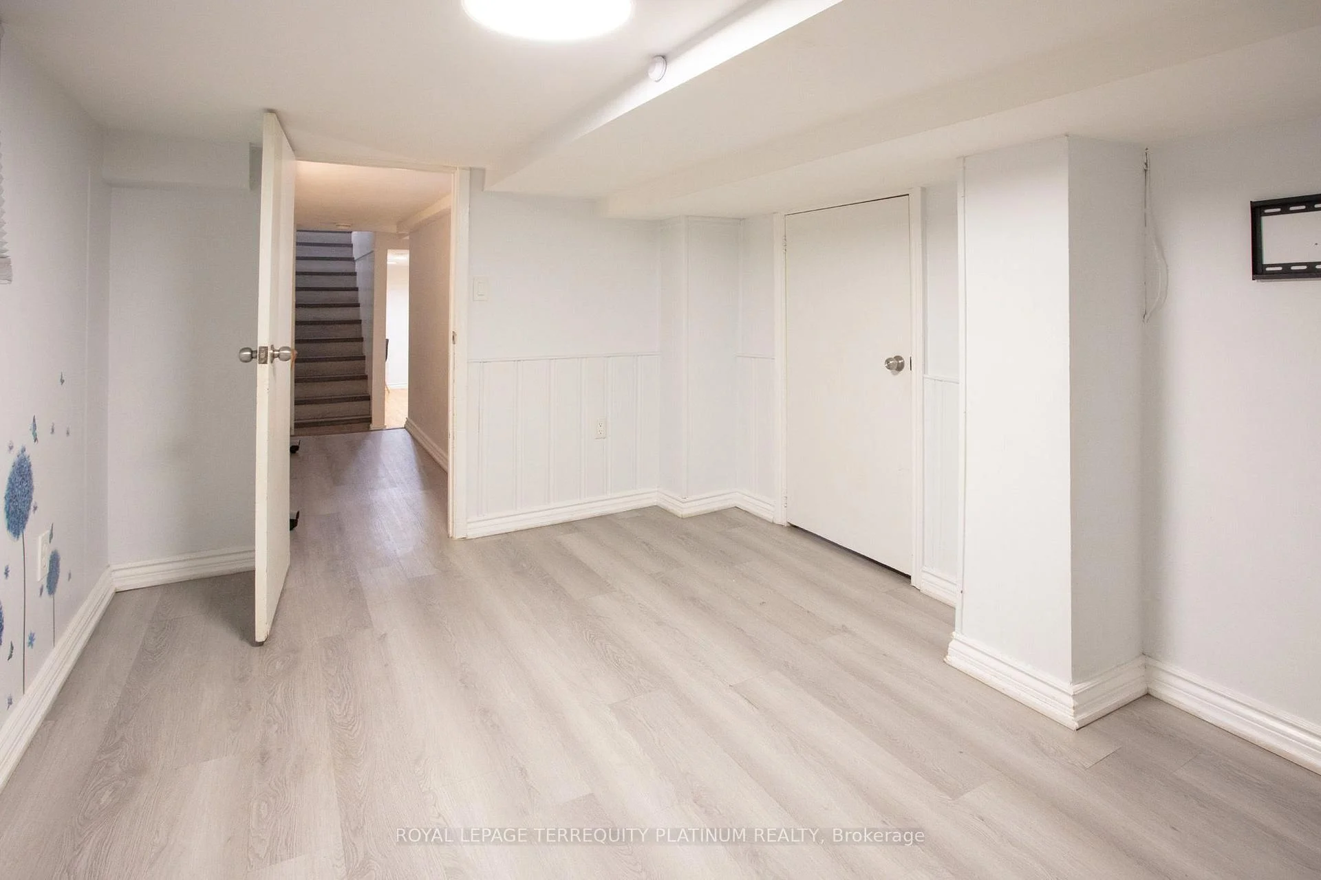 Photo 12 of Unit Bsmt, 296 Lumsden Avenue, Toronto, Woodbine-Lumsden — HOMEH
