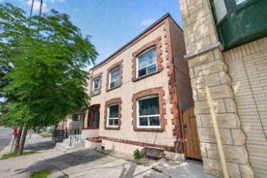 Photo 2 of Unit 5, 2360 Queen Street E, Toronto, The Beaches — HOMEH