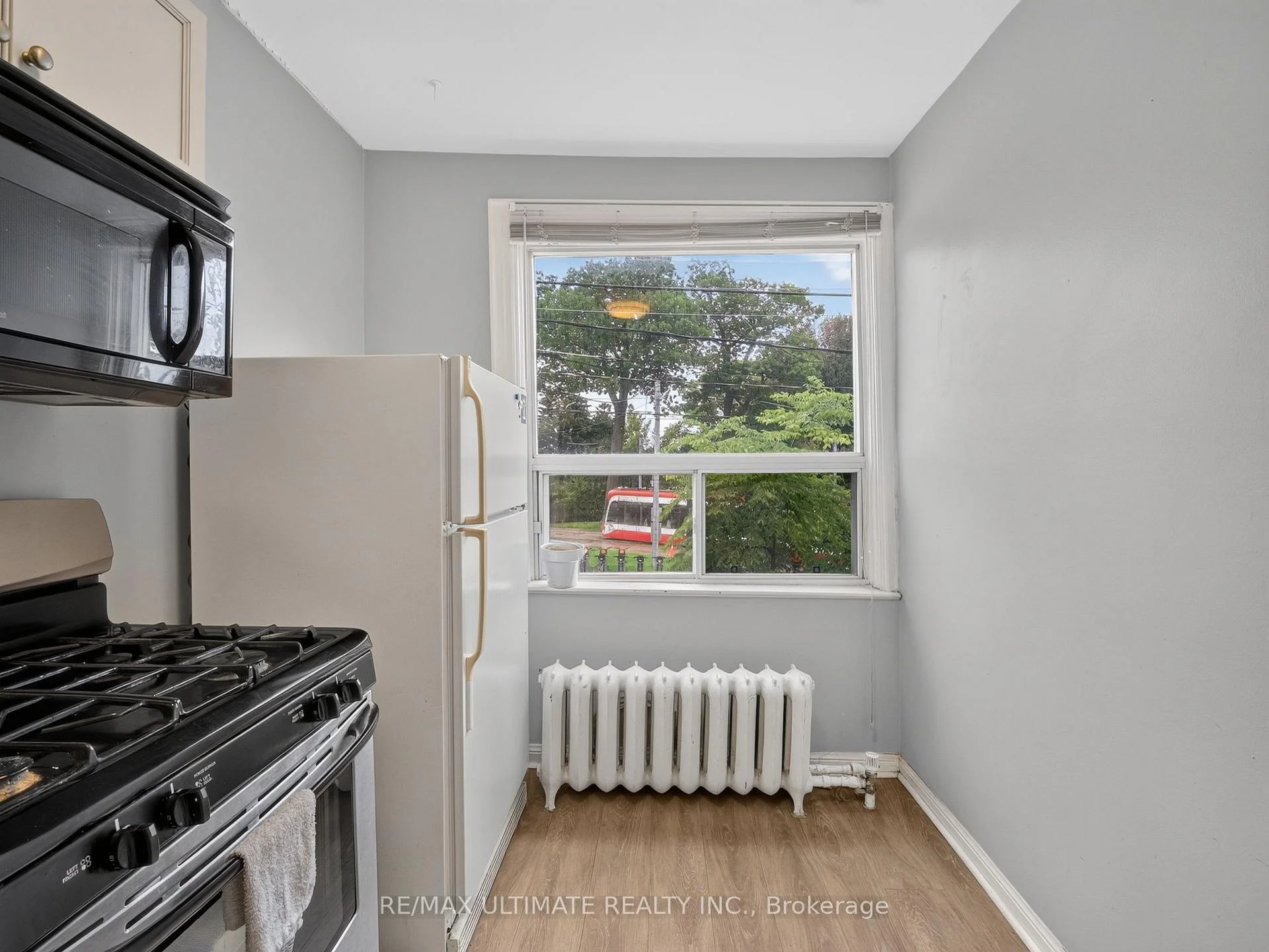 Photo 28 of Unit 5, 2360 Queen Street E, Toronto, The Beaches — HOMEH