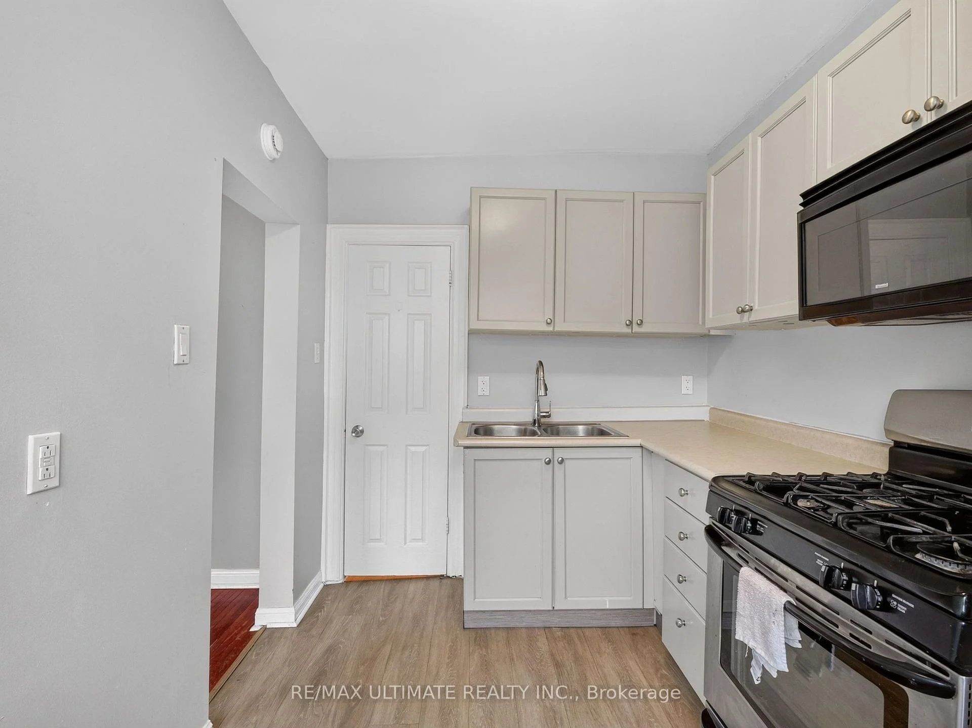 Photo 30 of Unit 5, 2360 Queen Street E, Toronto, The Beaches — HOMEH