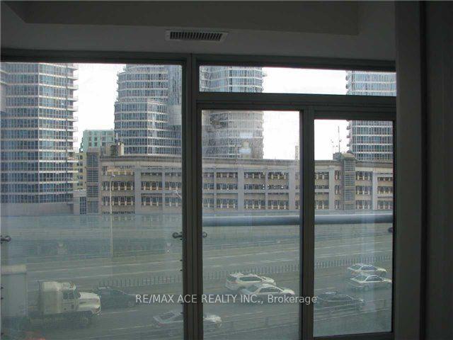 Photo 9 of Unit 404, 12 York Street, Toronto, Waterfront Communities — HOMEH
