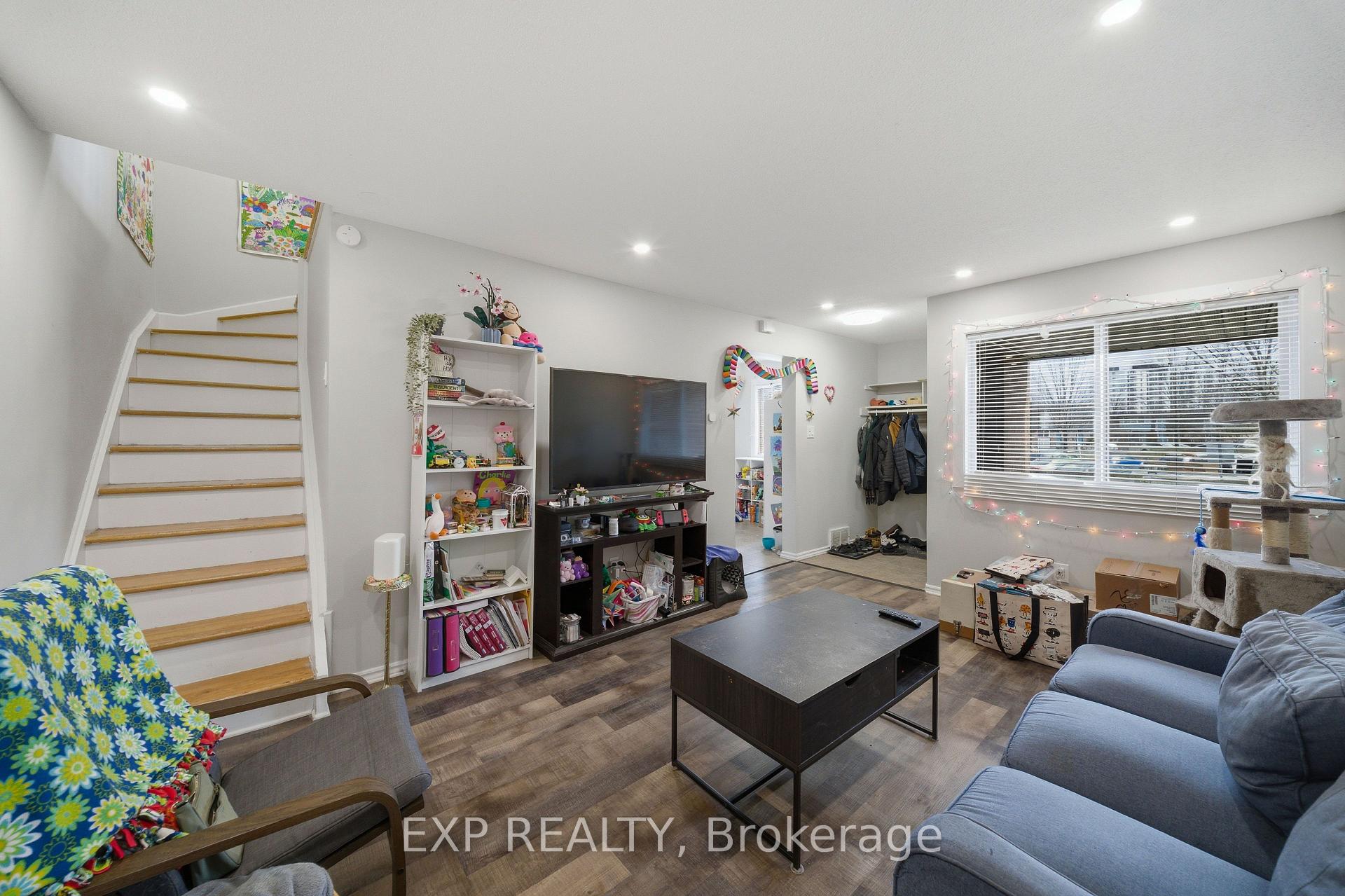 Photo 4 of Unit 11, 1675 Heatherington Road, Ottawa, Heron Gate/Industrial Park — HOMEH