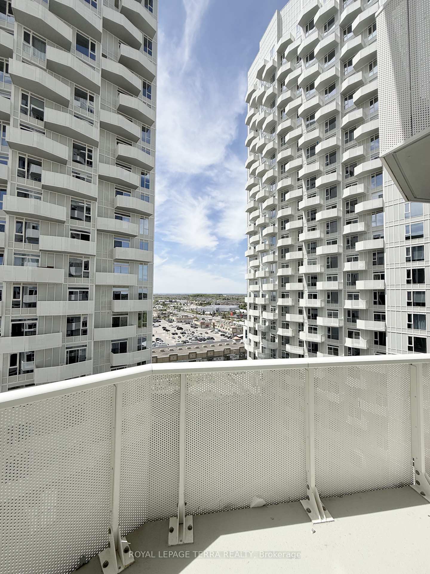 Photo 7 of Unit 1202, 474 Caldari Road, Vaughan, Concord — HOMEH