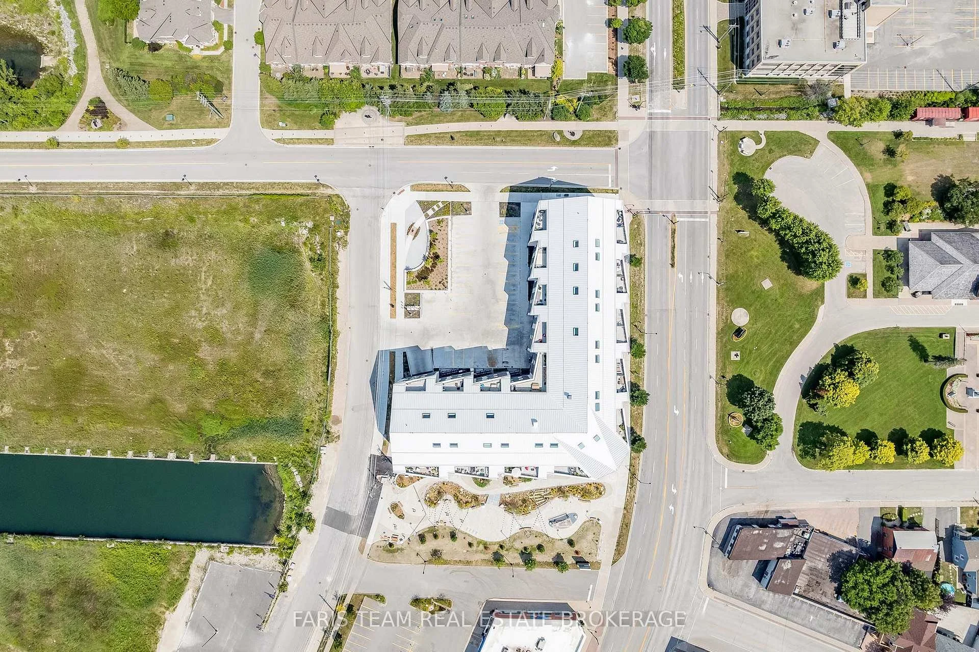 Photo 92 of Unit 216, 31 Huron Street, Collingwood — HOMEH