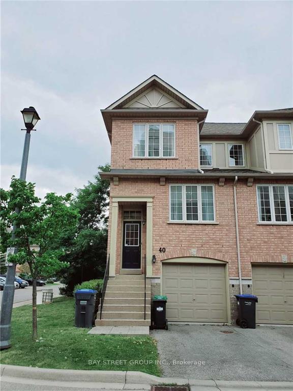 Front of Unit 40, 5055 Heatherleigh Avenue