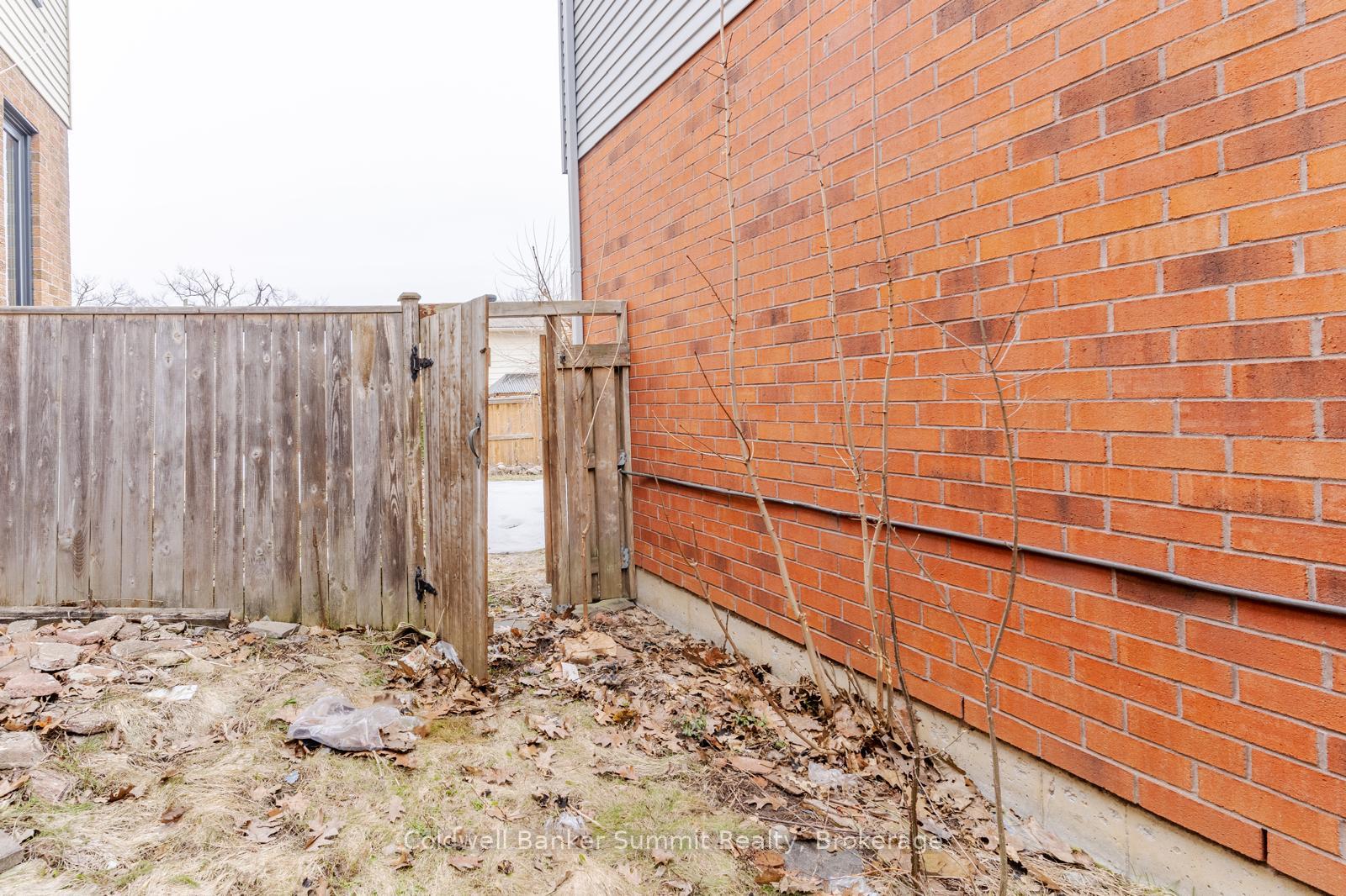 Photo 3 of 359 Leacock Drive, Barrie, Letitia Heights — HOMEH