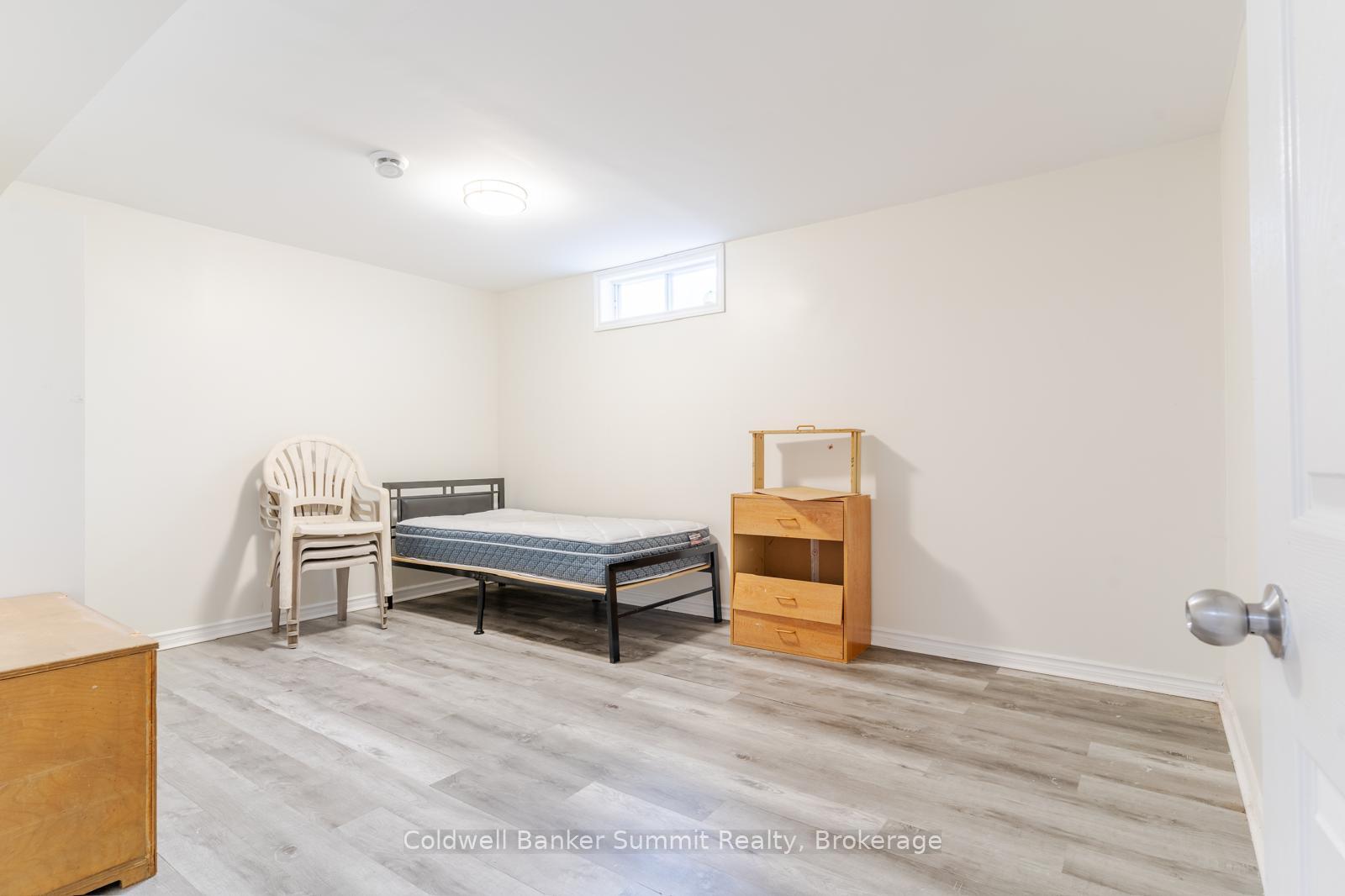 Photo 9 of 359 Leacock Drive, Barrie, Letitia Heights — HOMEH