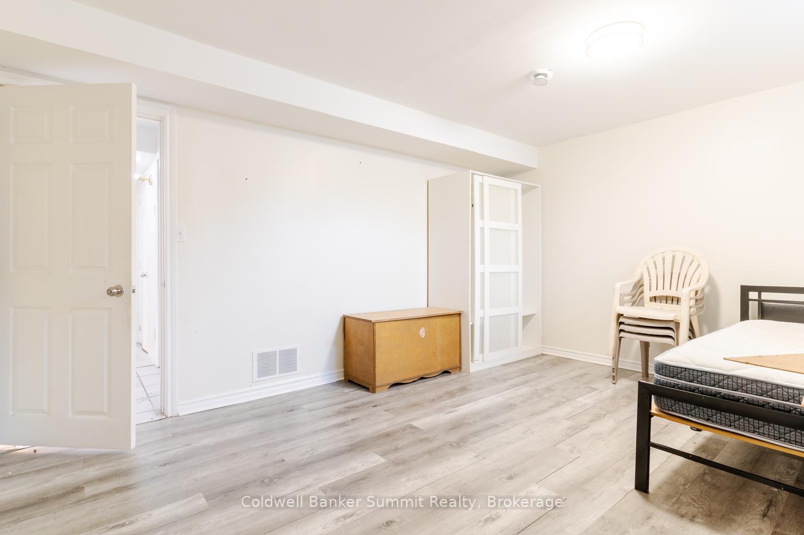 Photo 10 of 359 Leacock Drive, Barrie, Letitia Heights — HOMEH