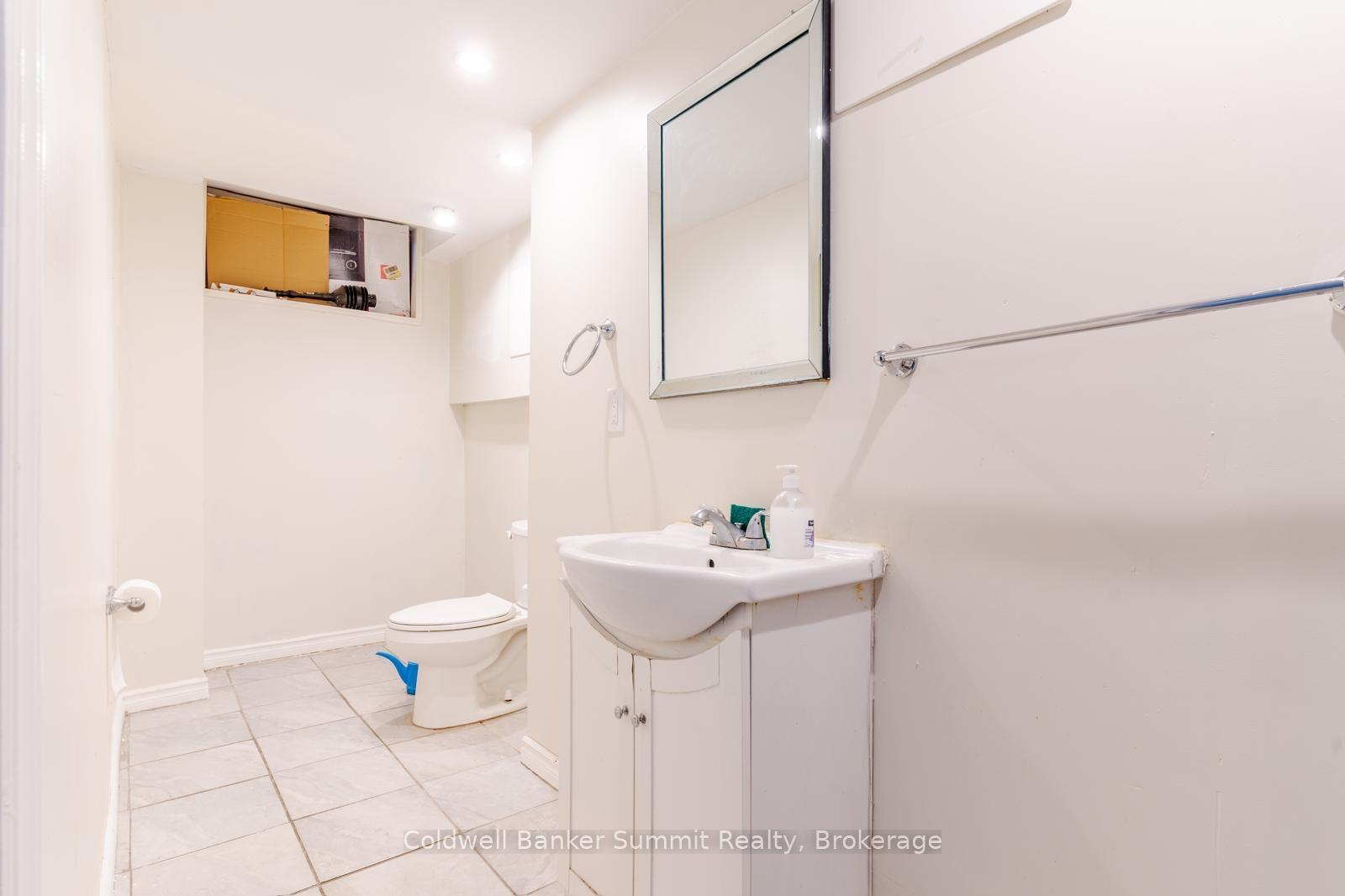 Photo 12 of 359 Leacock Drive, Barrie, Letitia Heights — HOMEH