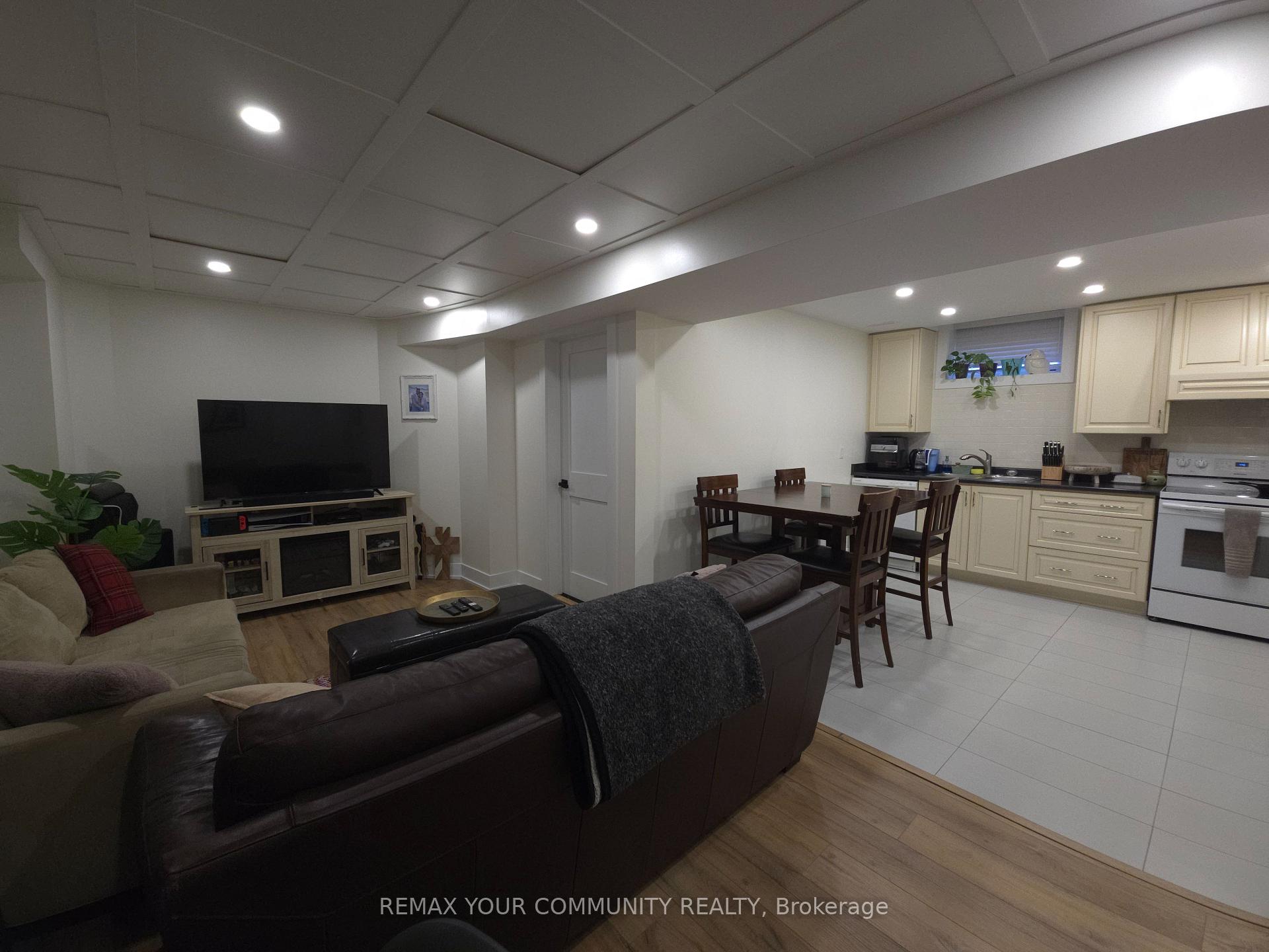 Photo 3 of Unit Basement, 171 Dolores Crescent, Vaughan, Elder Mills — HOMEH