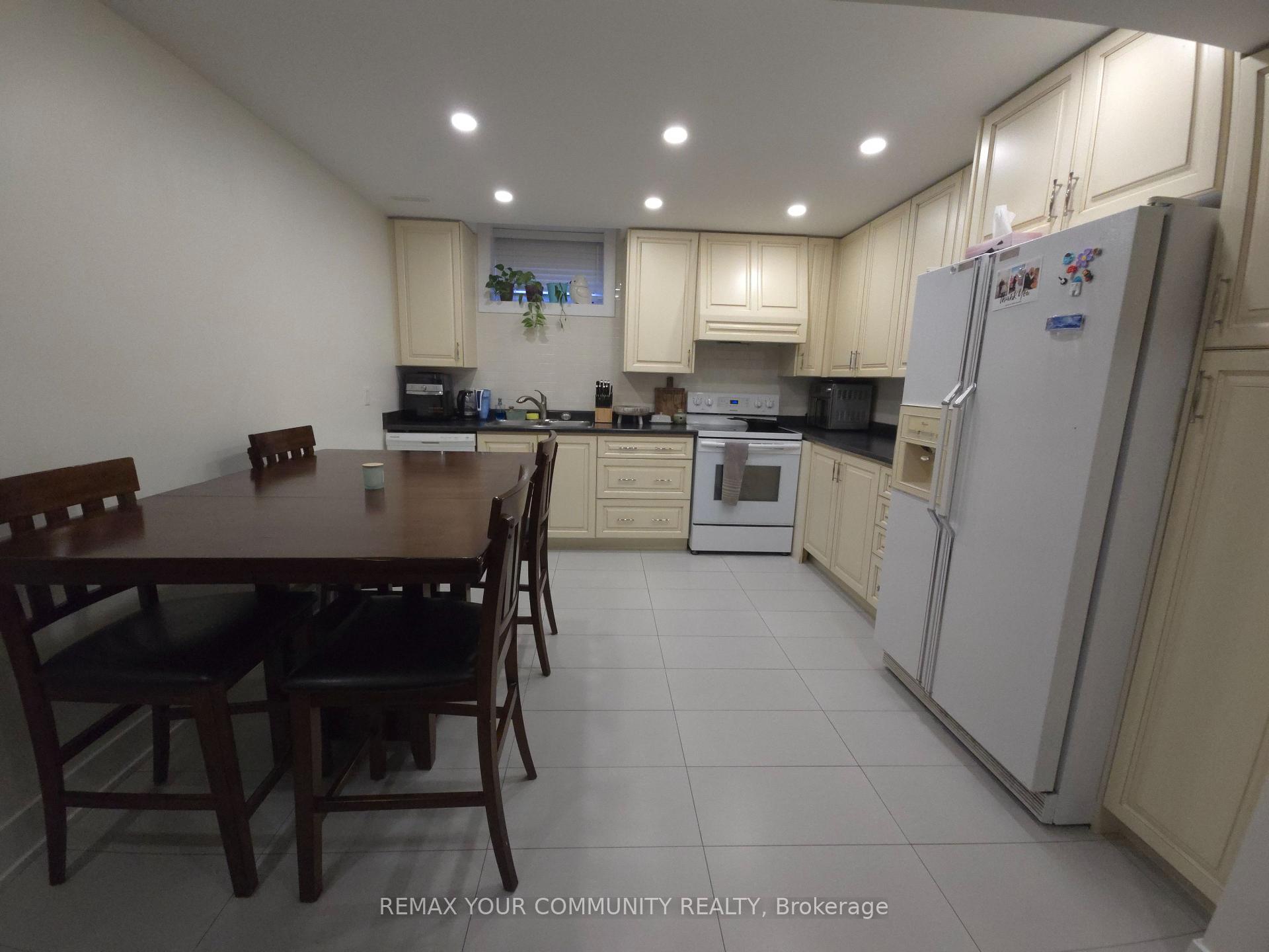 Photo 6 of Unit Basement, 171 Dolores Crescent, Vaughan, Elder Mills — HOMEH