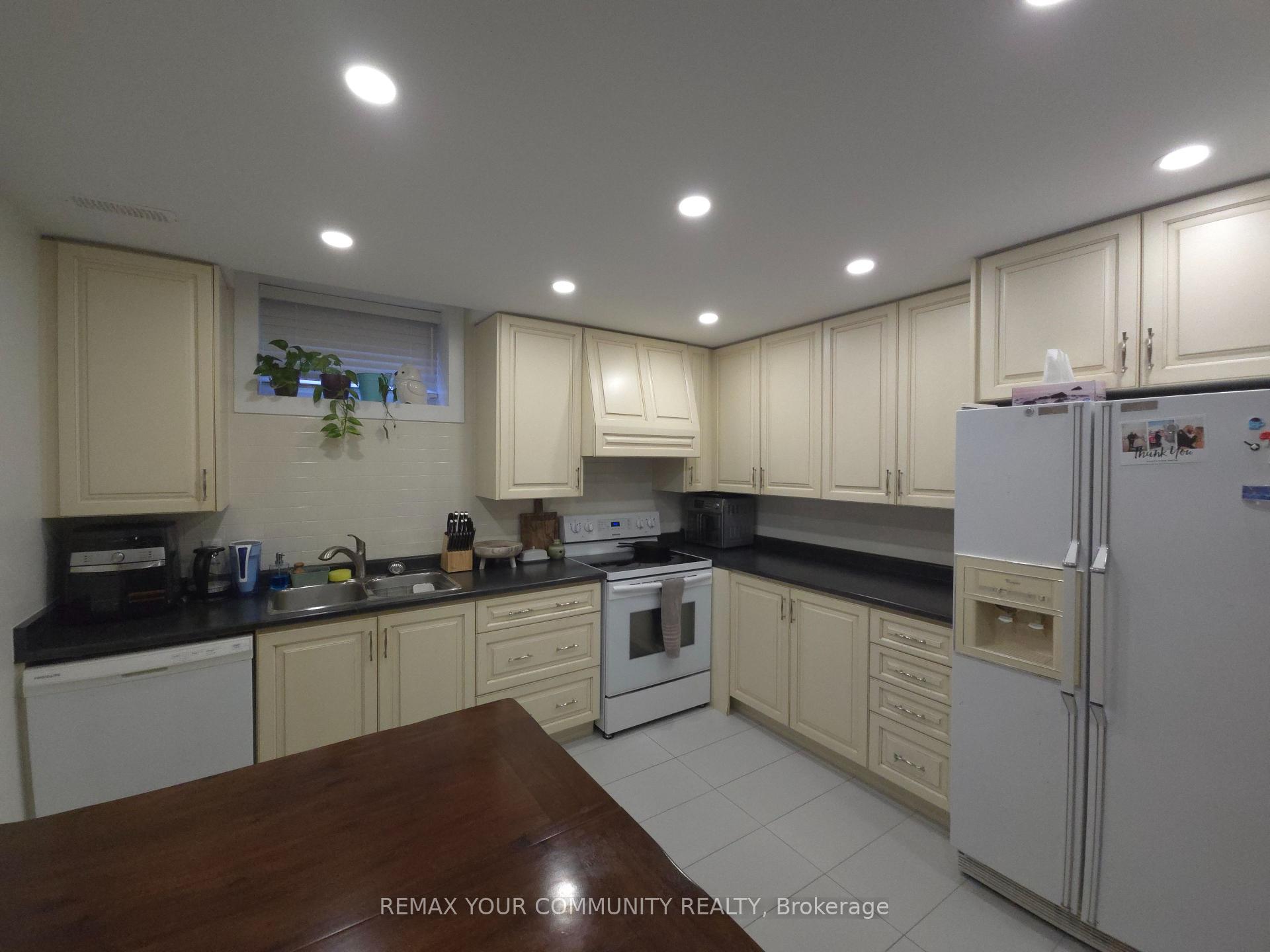 Photo 9 of Unit Basement, 171 Dolores Crescent, Vaughan, Elder Mills — HOMEH