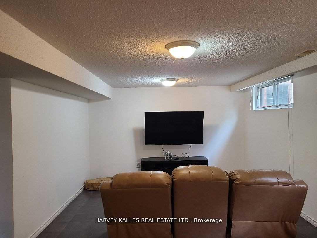 Photo 16 of 2379 Hensall Street, Mississauga, Cooksville — HOMEH