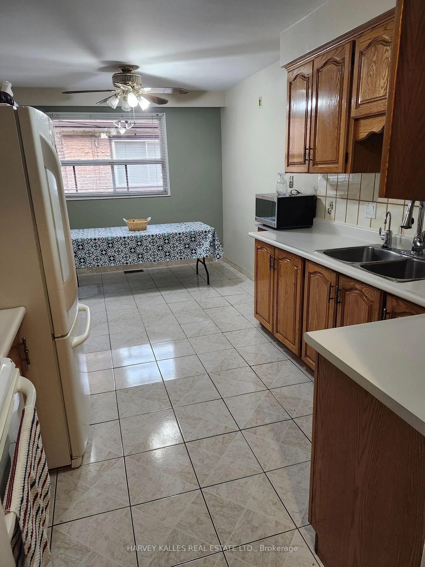 Photo 10 of 2379 Hensall Street, Mississauga, Cooksville — HOMEH