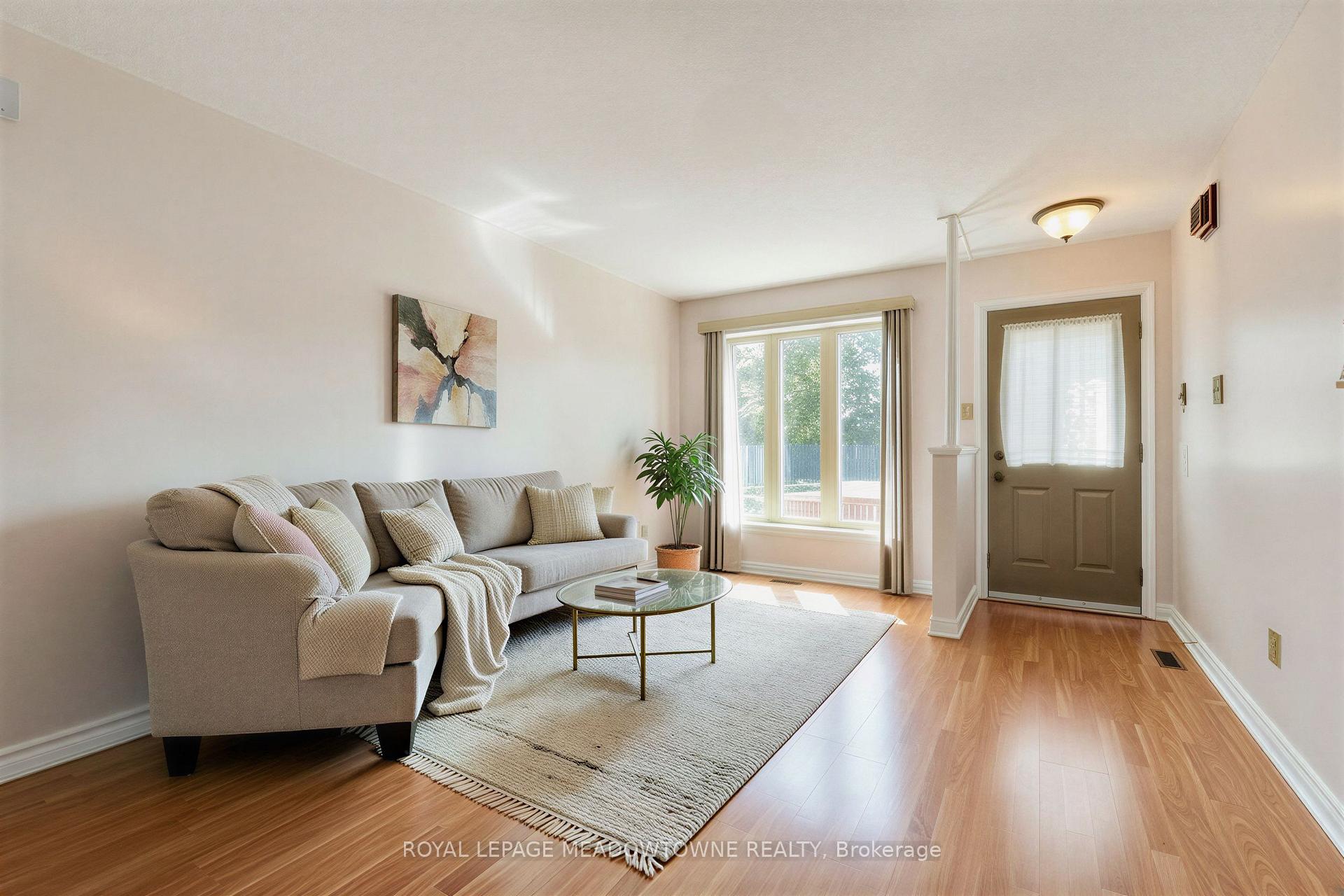 Photo 6 of 100 Martindale Crescent, Brampton, Brampton West — HOMEH