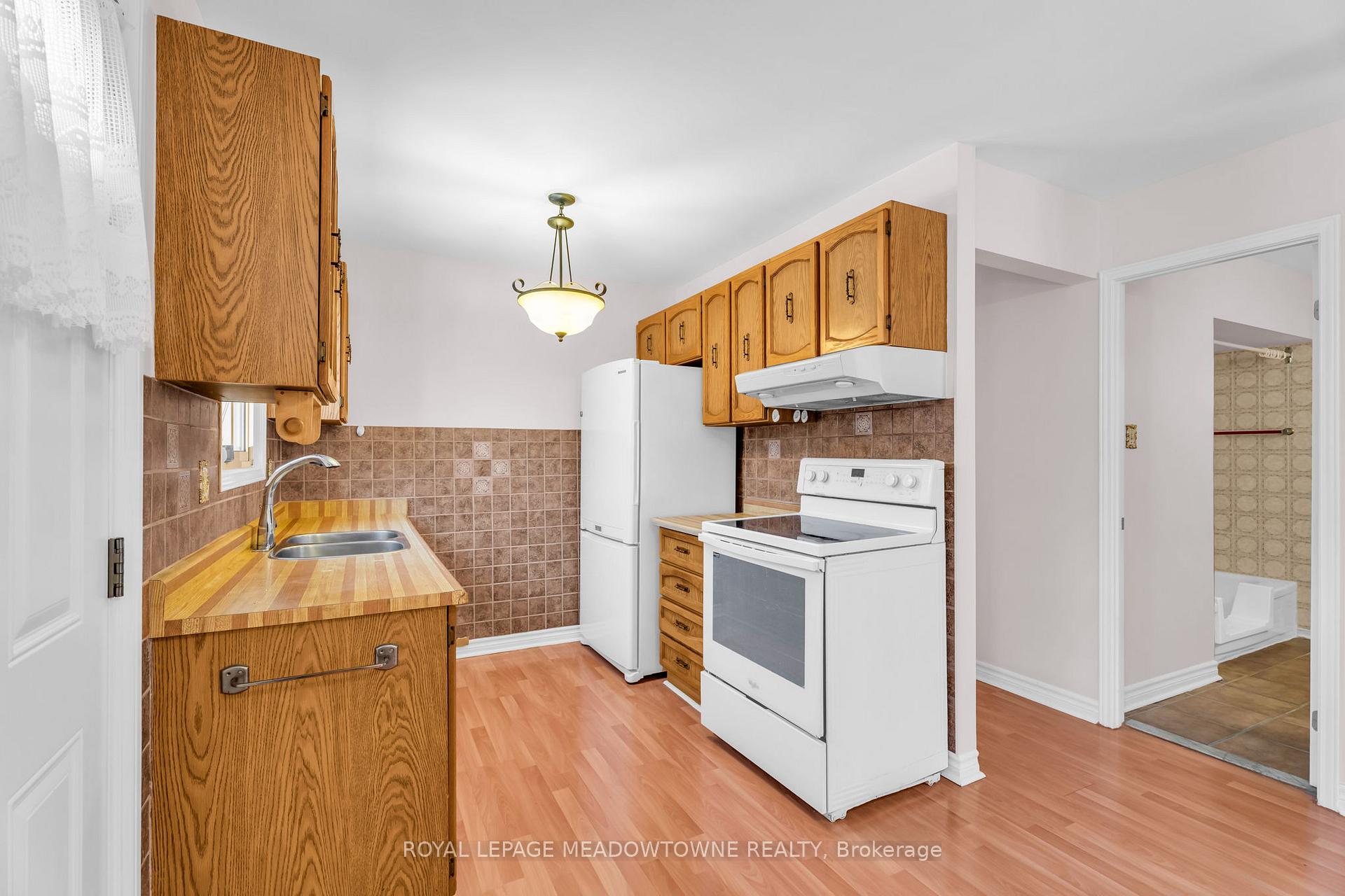 Photo 15 of 100 Martindale Crescent, Brampton, Brampton West — HOMEH