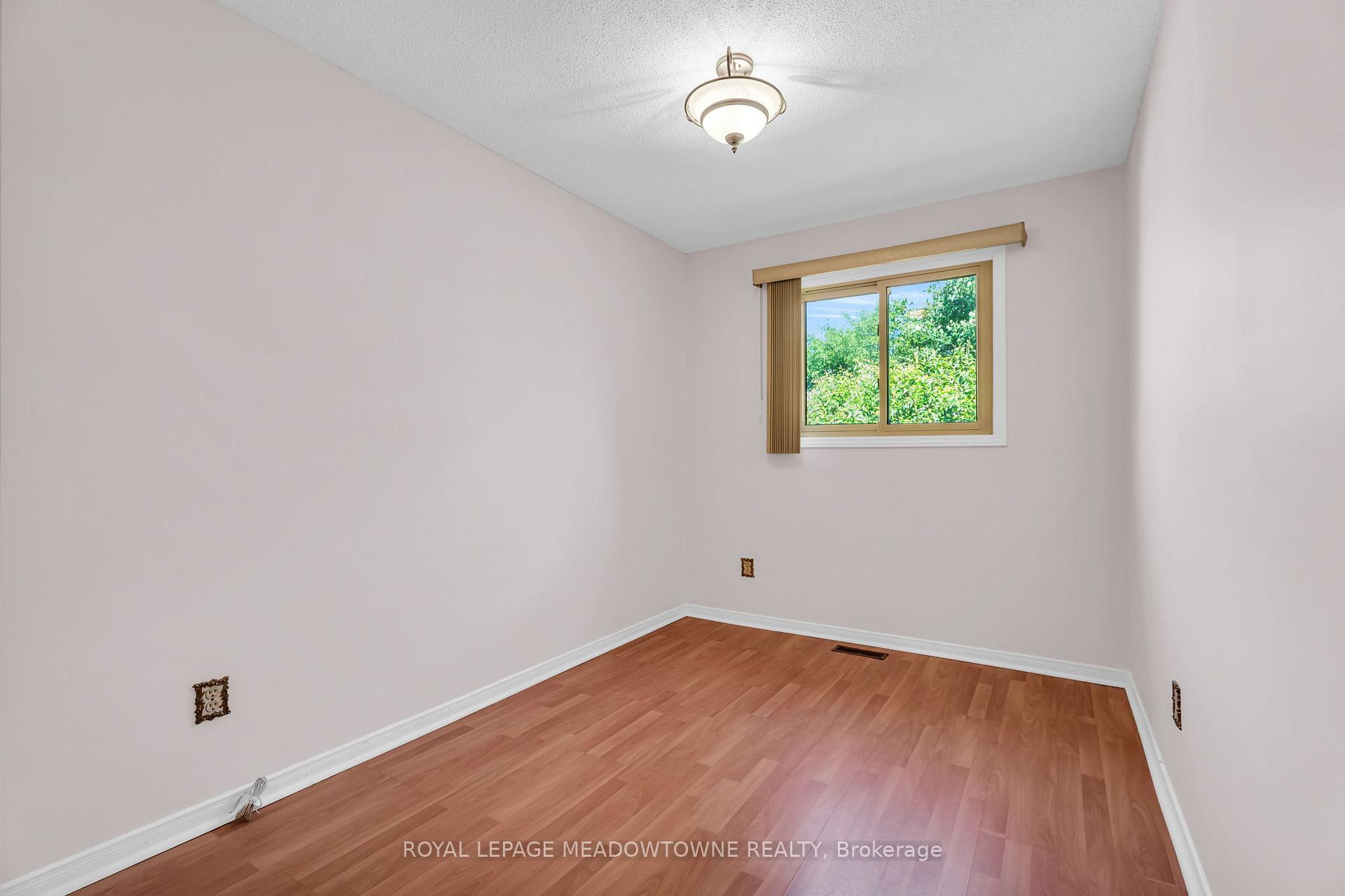 Photo 20 of 100 Martindale Crescent, Brampton, Brampton West — HOMEH