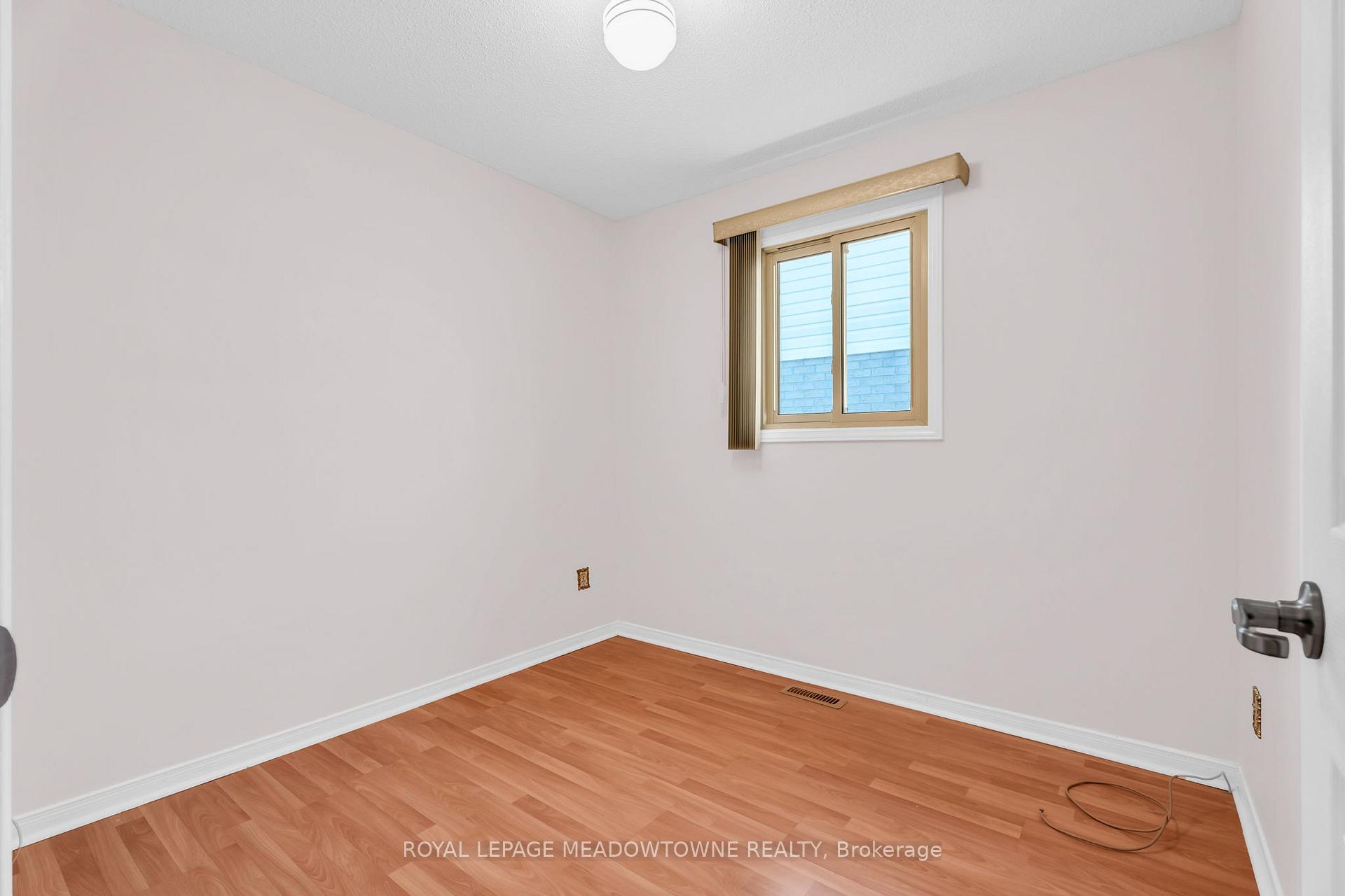 Photo 22 of 100 Martindale Crescent, Brampton, Brampton West — HOMEH
