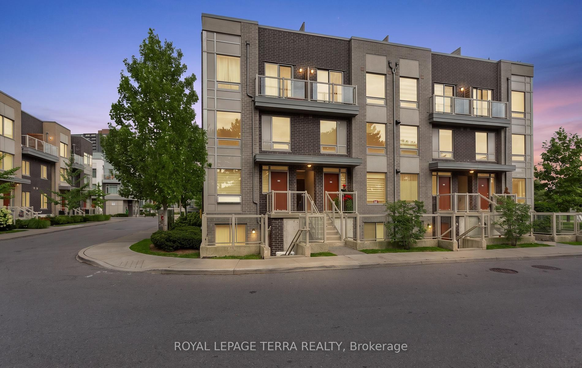 Front of Unit 101, 3 Applewood Lane
